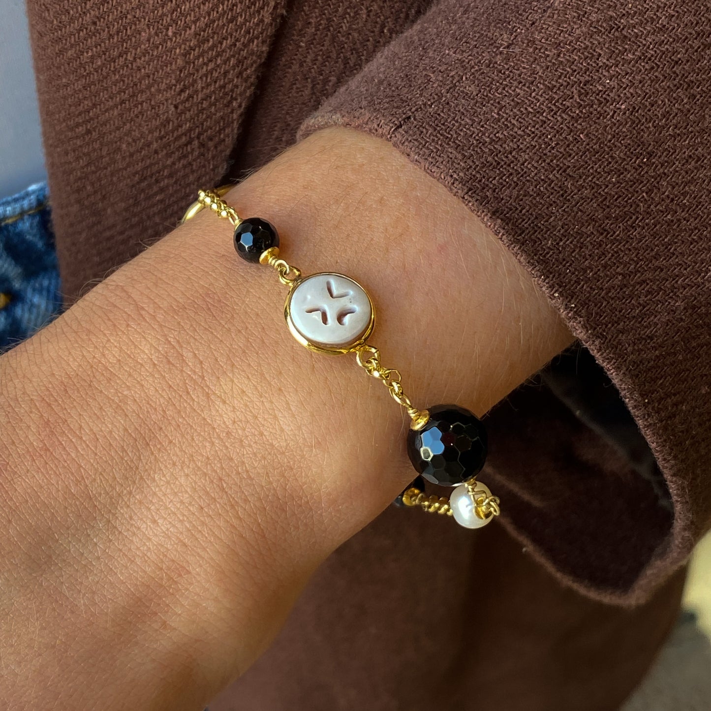 Emoji Cameo, Mother of Pearl, Onyx & Pearl Bracelet - John Ross Jewellers