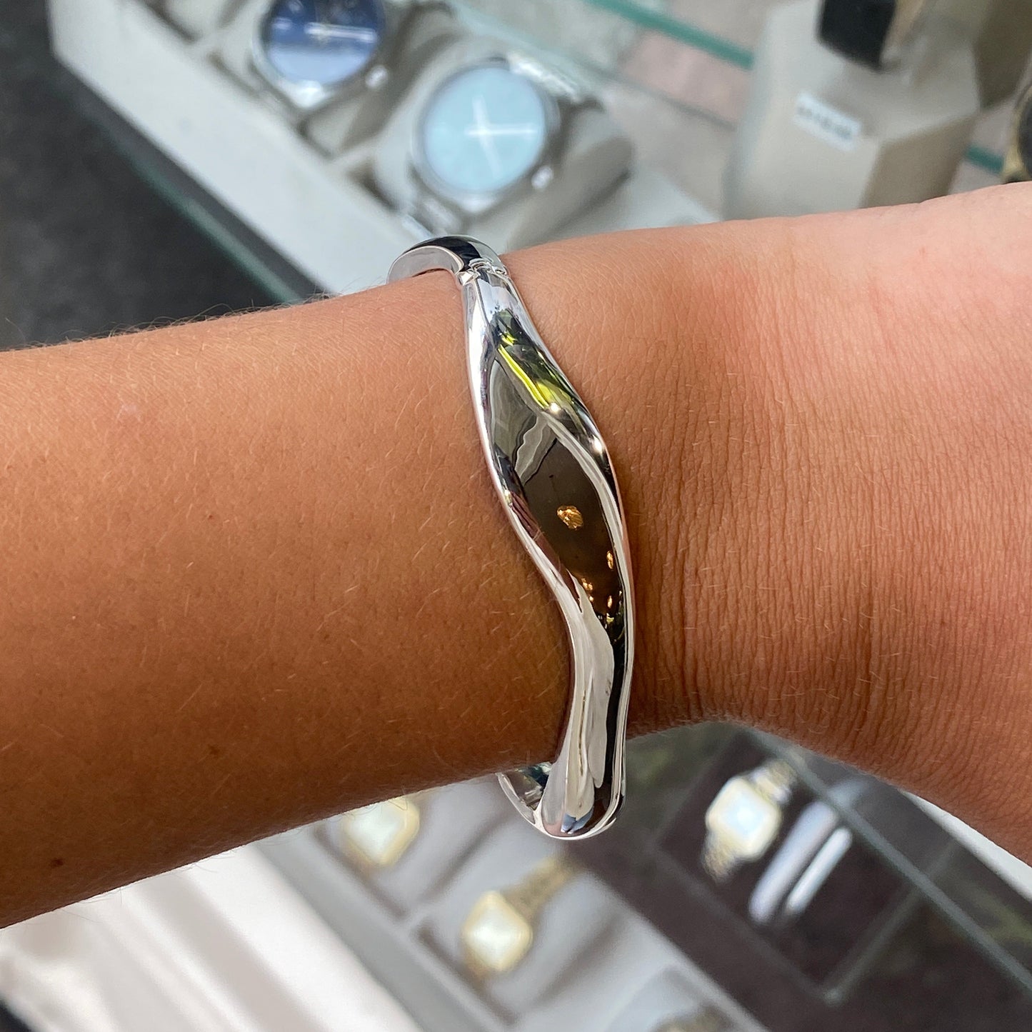 Silver Curvaceous Hinged Bangle - John Ross Jewellers