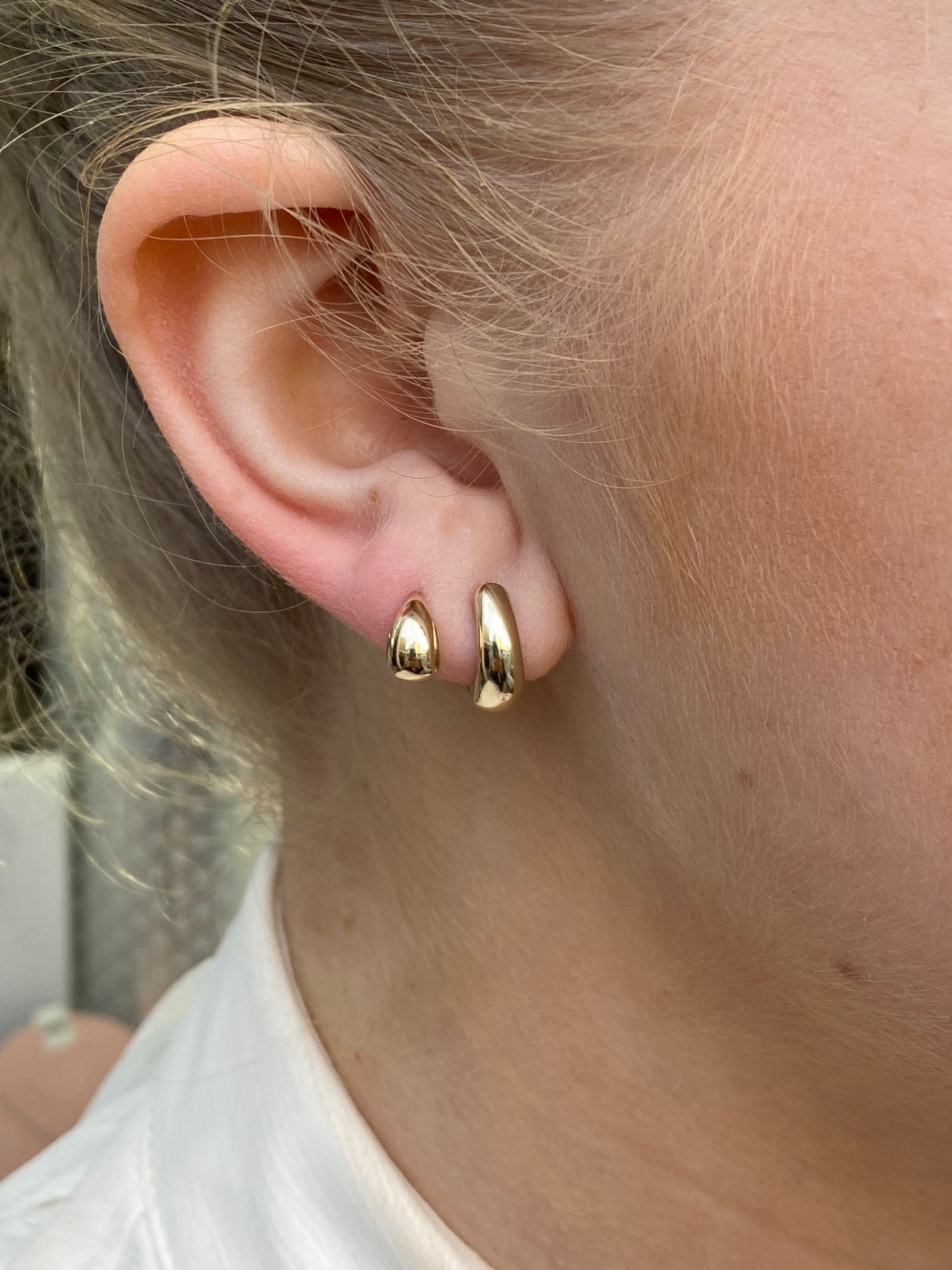9ct Gold Teardrop Stud Earrings - John Ross Jewellers
