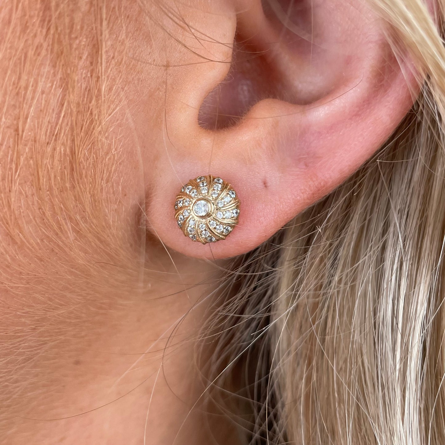 9ct Gold CZ Swirl Stud Earrings