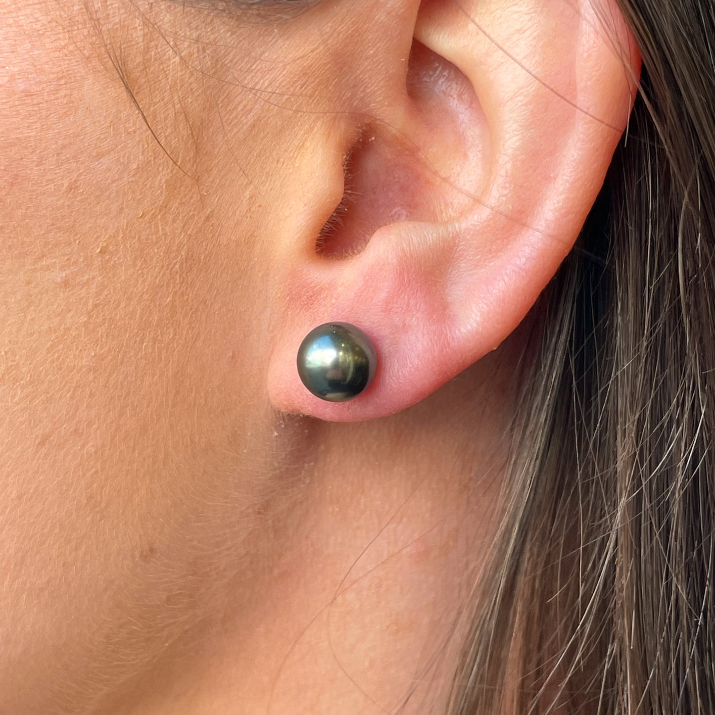 14ct White Gold Dark Green Tahiti Pearl Stud Earrings | 8-9mm - John Ross Jewellers