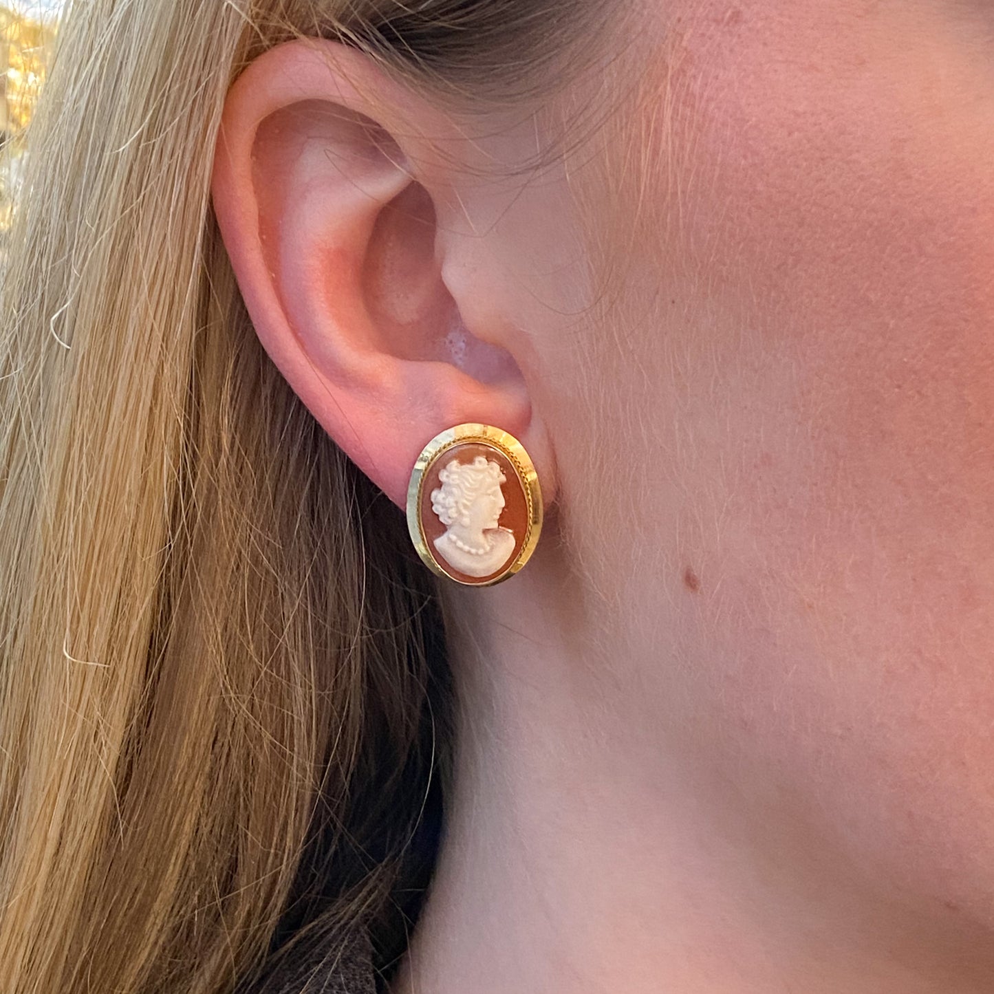 18ct Gold Shell Cameo Stud Earrings | Large - John Ross Jewellers
