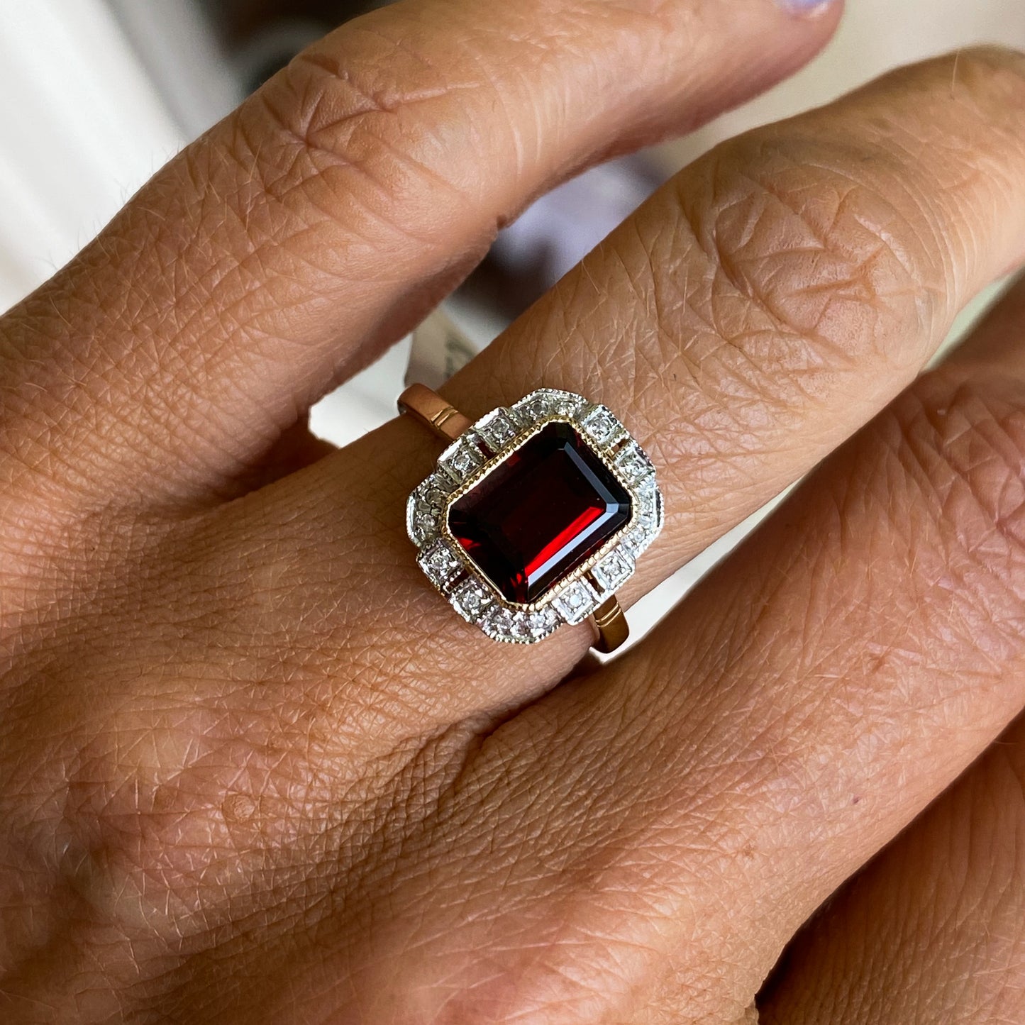 9ct Gold Garnet & Diamond Ring
