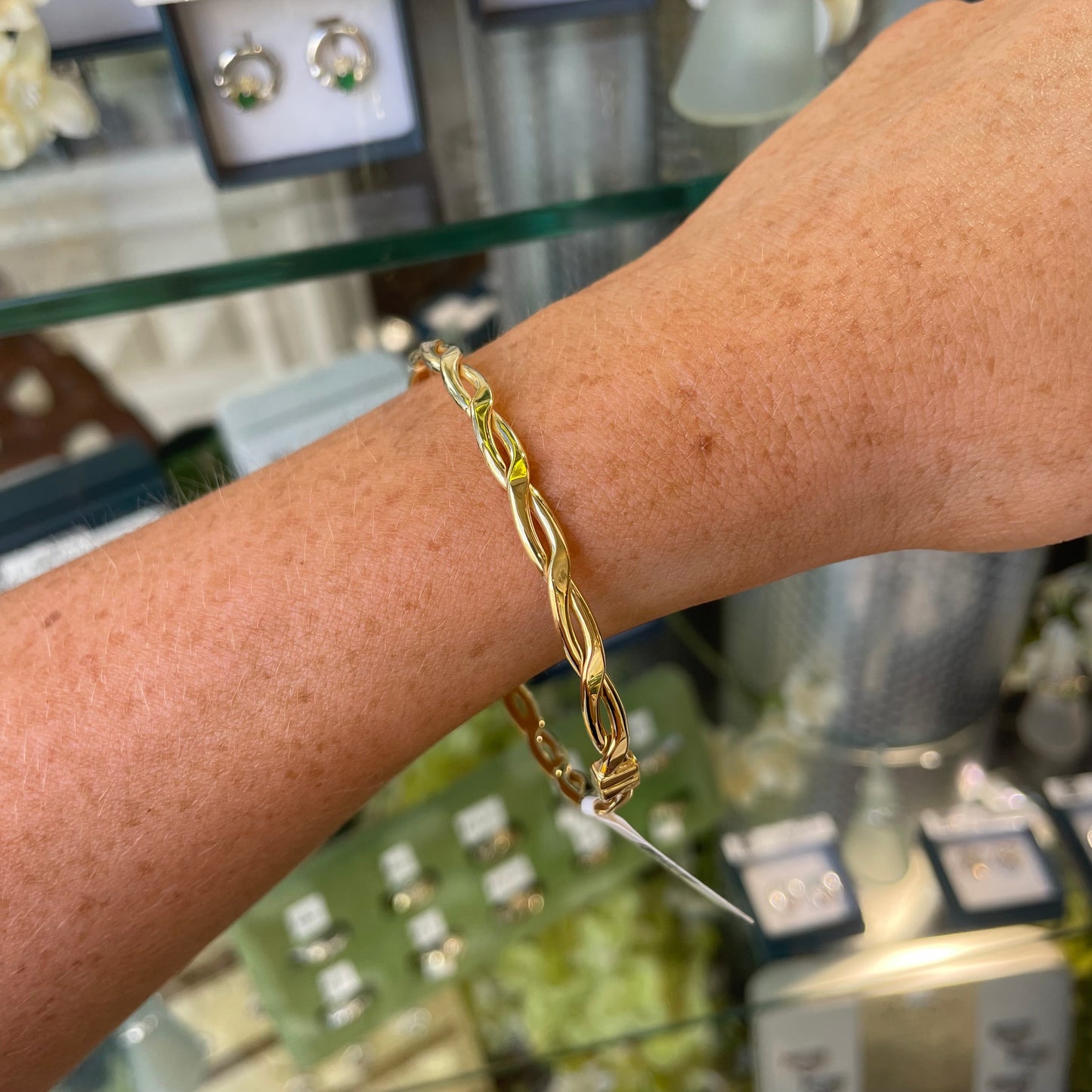 9ct Gold Braided Bangle