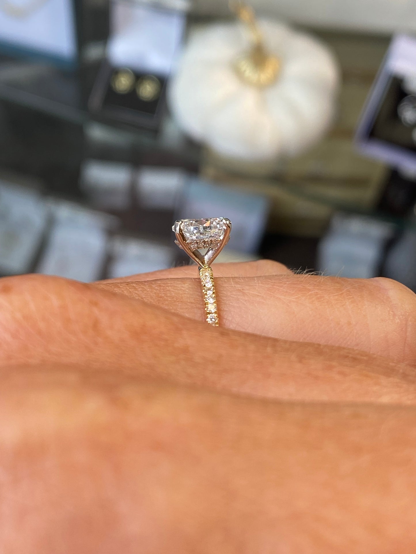 18ct Gold Solitaire Engagement Ring | Certificated Oval Lab 1.00ct - John Ross Jewellers