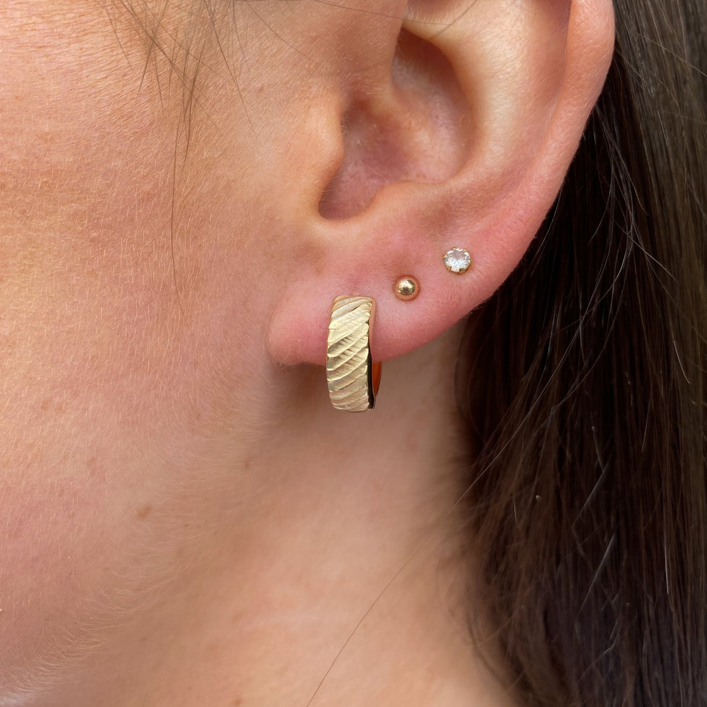 9ct Gold Groovy Textured Huggie Hoop Earrings | Reversible - John Ross Jewellers