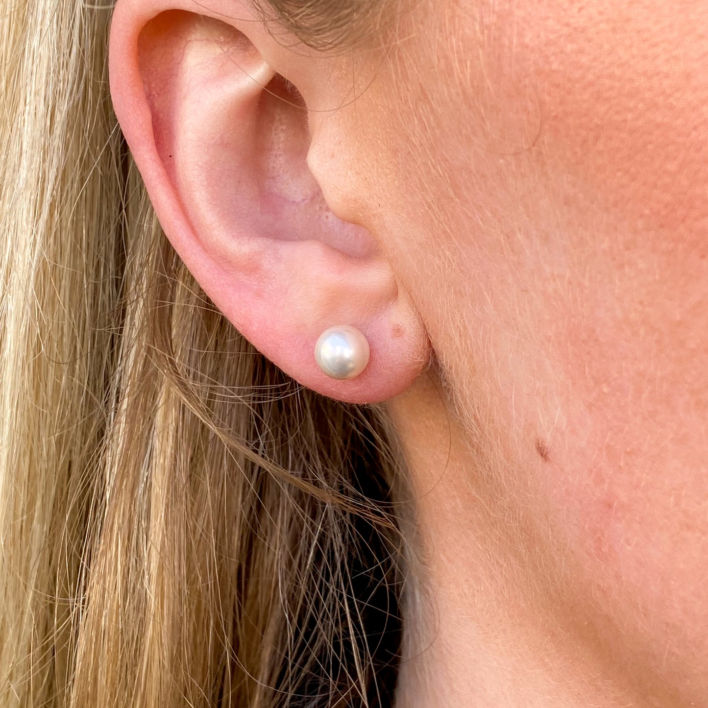 9ct Gold Freshwater Pearl Stud Earrings | 6-6.5mm - John Ross Jewellers