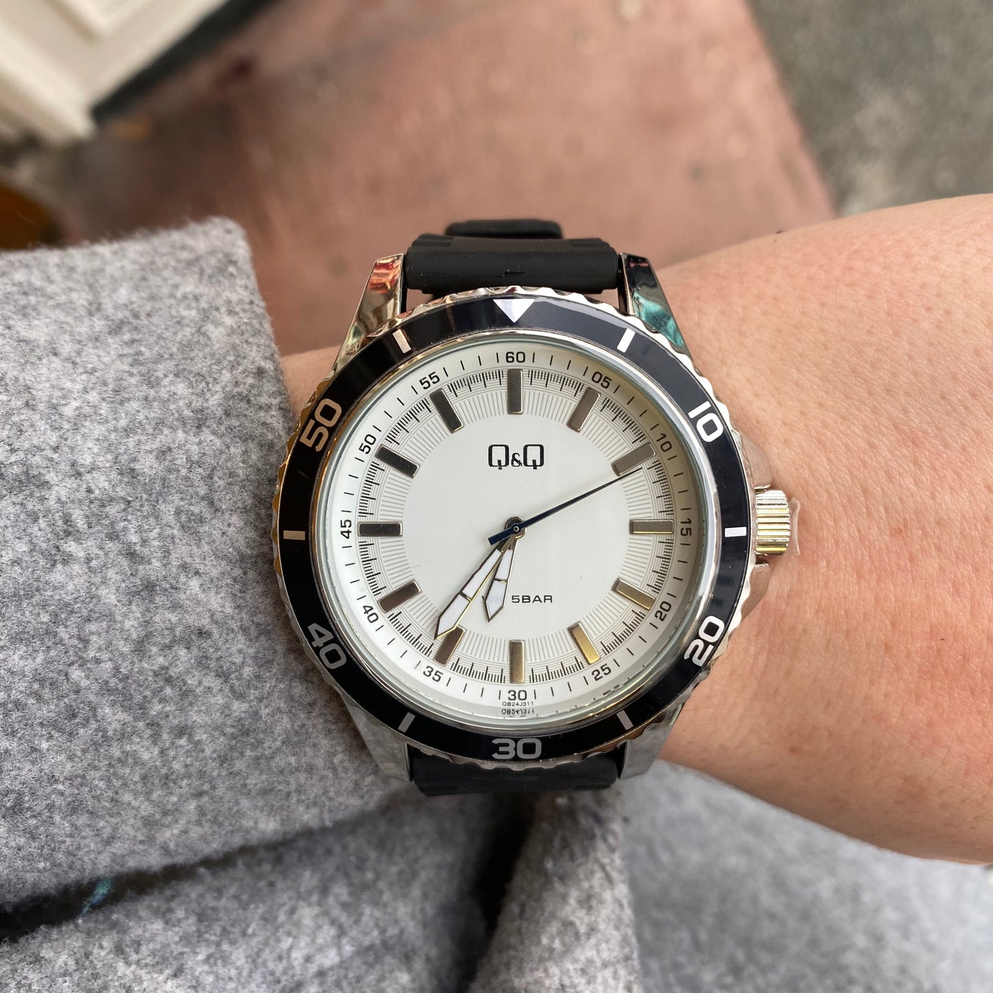 Q&Q Gents Silver Silicone Watch - John Ross Jewellers