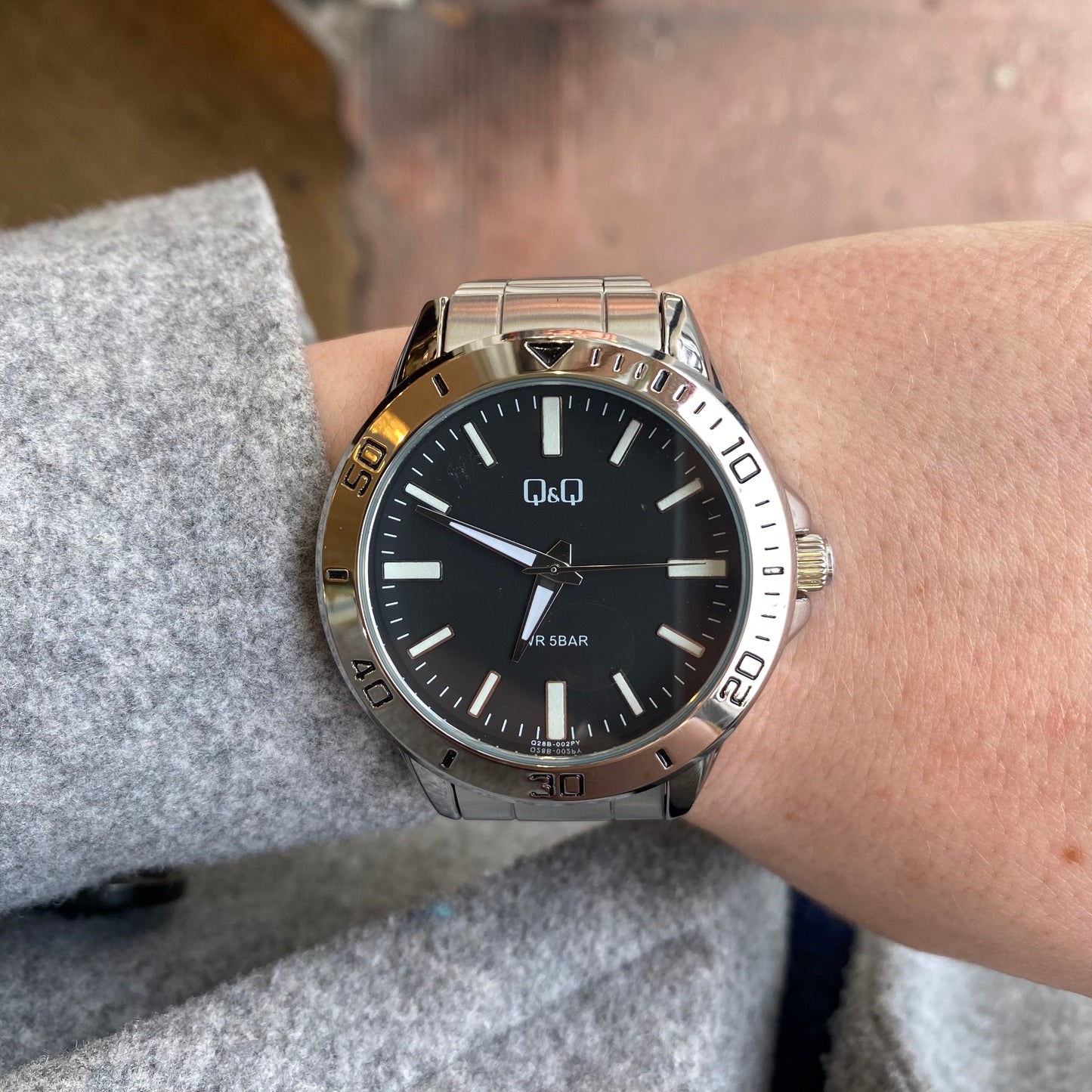 Q&Q Gents Silver Three Link Watch - John Ross Jewellers