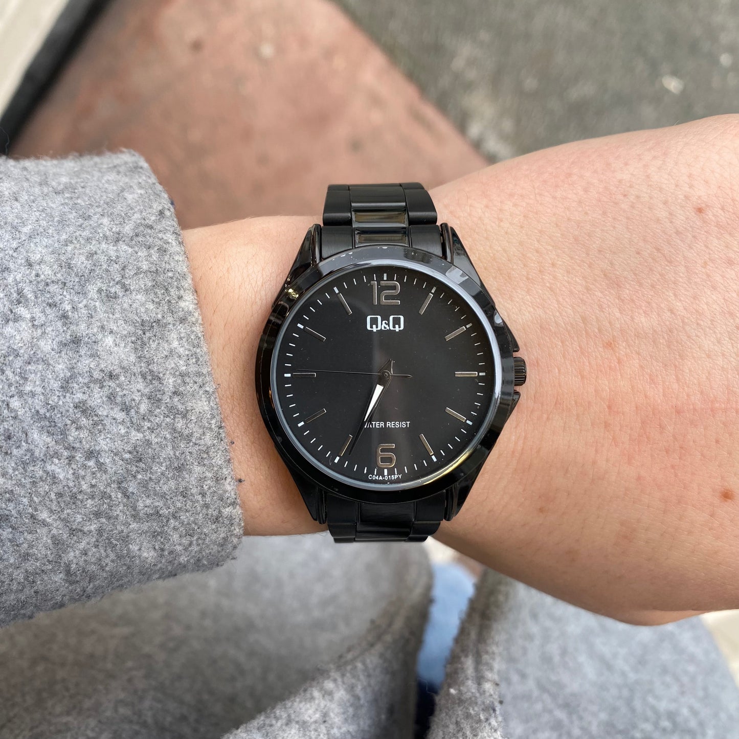 Q&Q Gents Black Three Link Watch - John Ross Jewellers