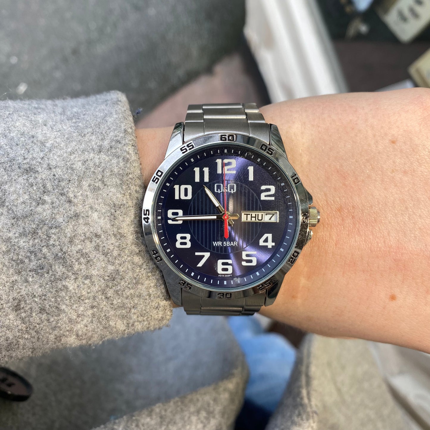 Q&Q Gents Silver Three Link Watch - John Ross Jewellers