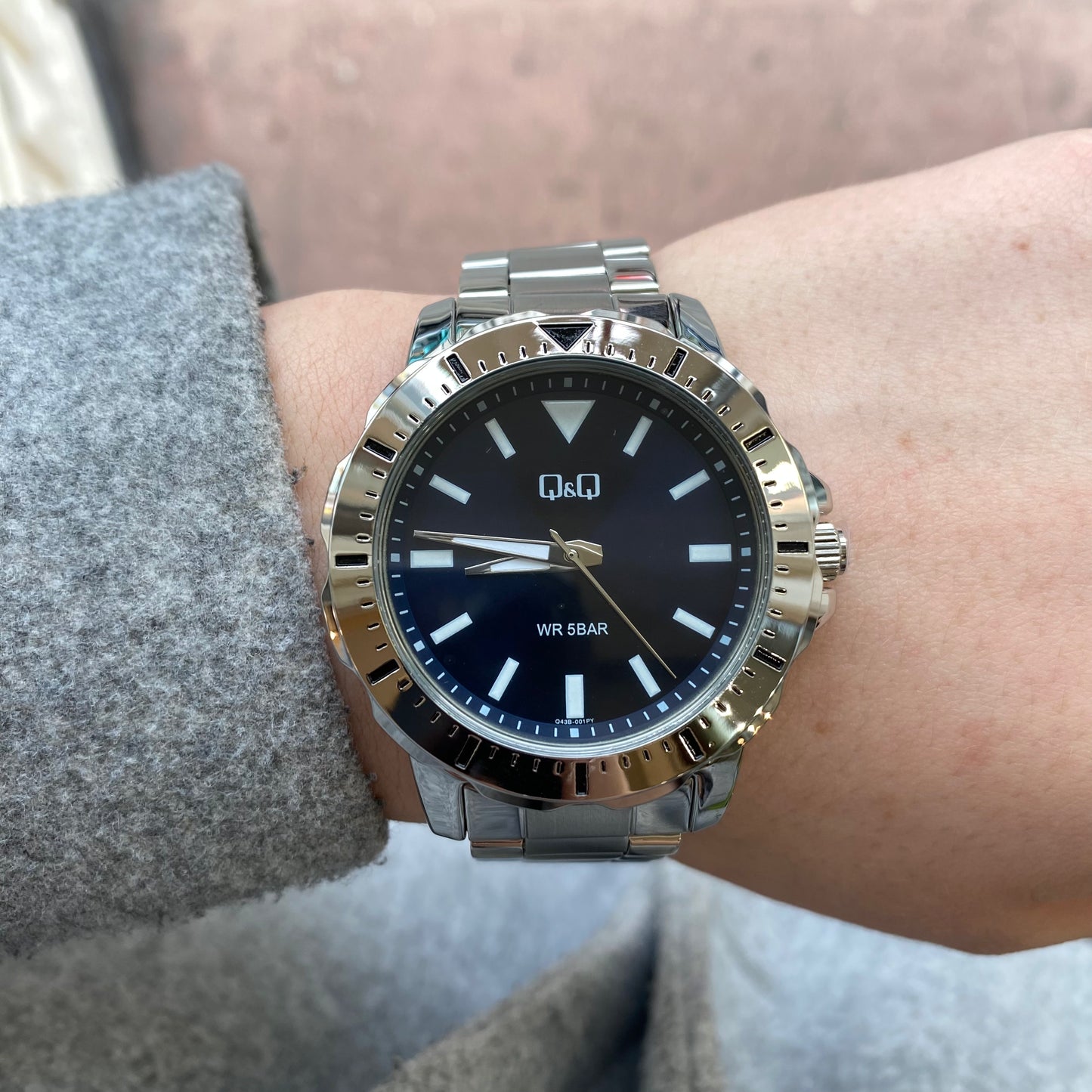 Q&Q Gents Silver Three Link Watch - John Ross Jewellers