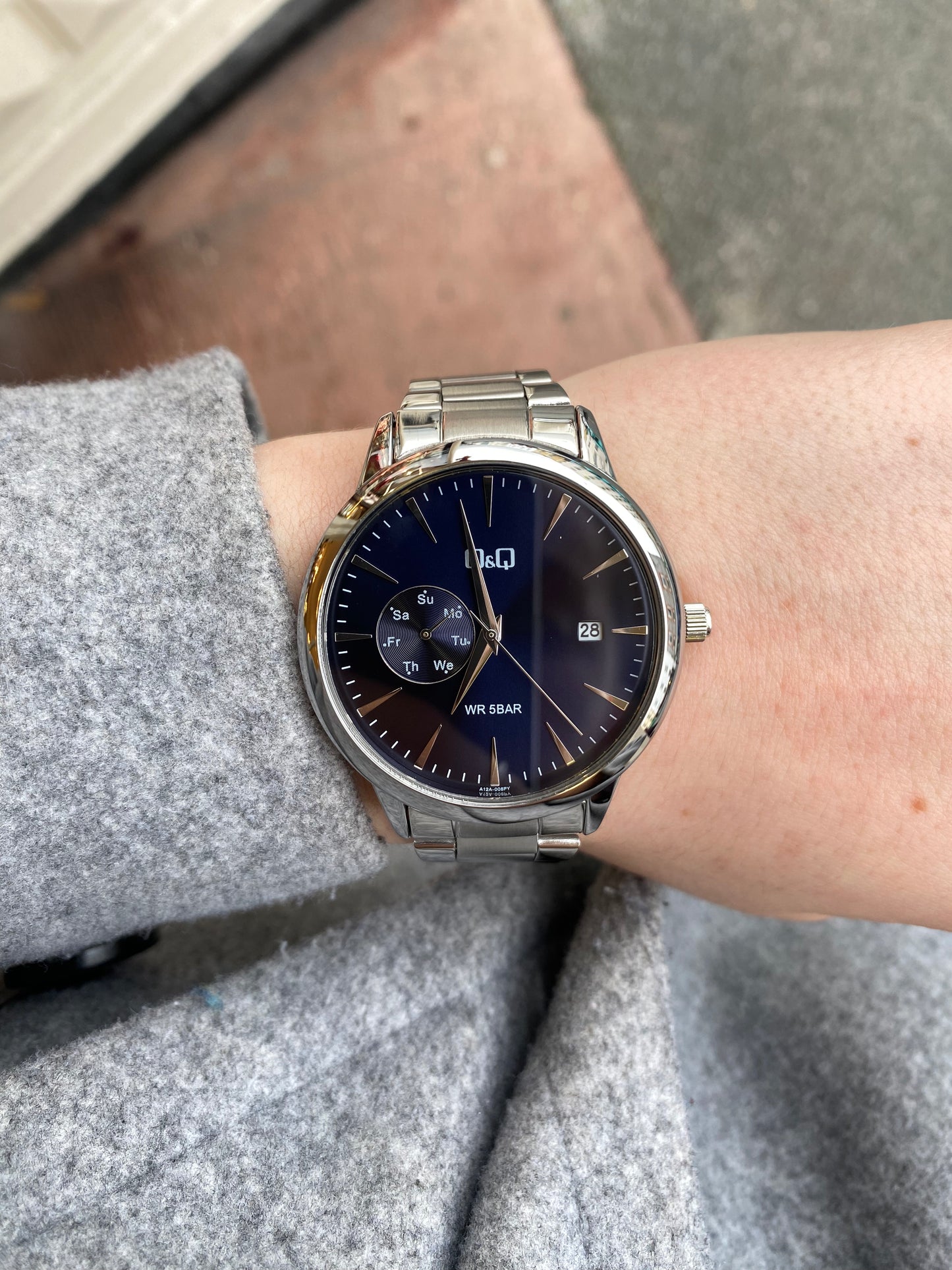 Q&Q Gents Silver Three Link Watch - John Ross Jewellers