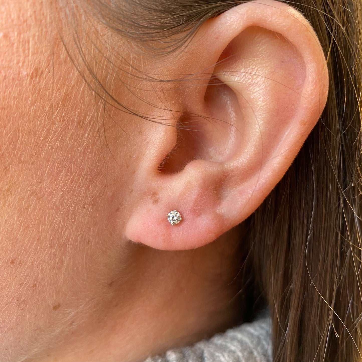 Silver 3mm Four Claw Stud Earrings - John Ross Jewellers