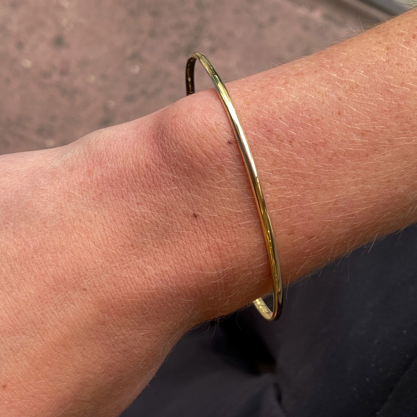 9ct Gold Classic Oval Solid Polished Bangle2.5mm - John Ross Jewellers