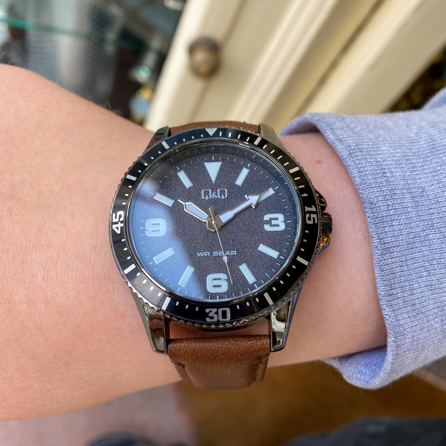 Q&Q Gents Silver Leather Watch - John Ross Jewellers