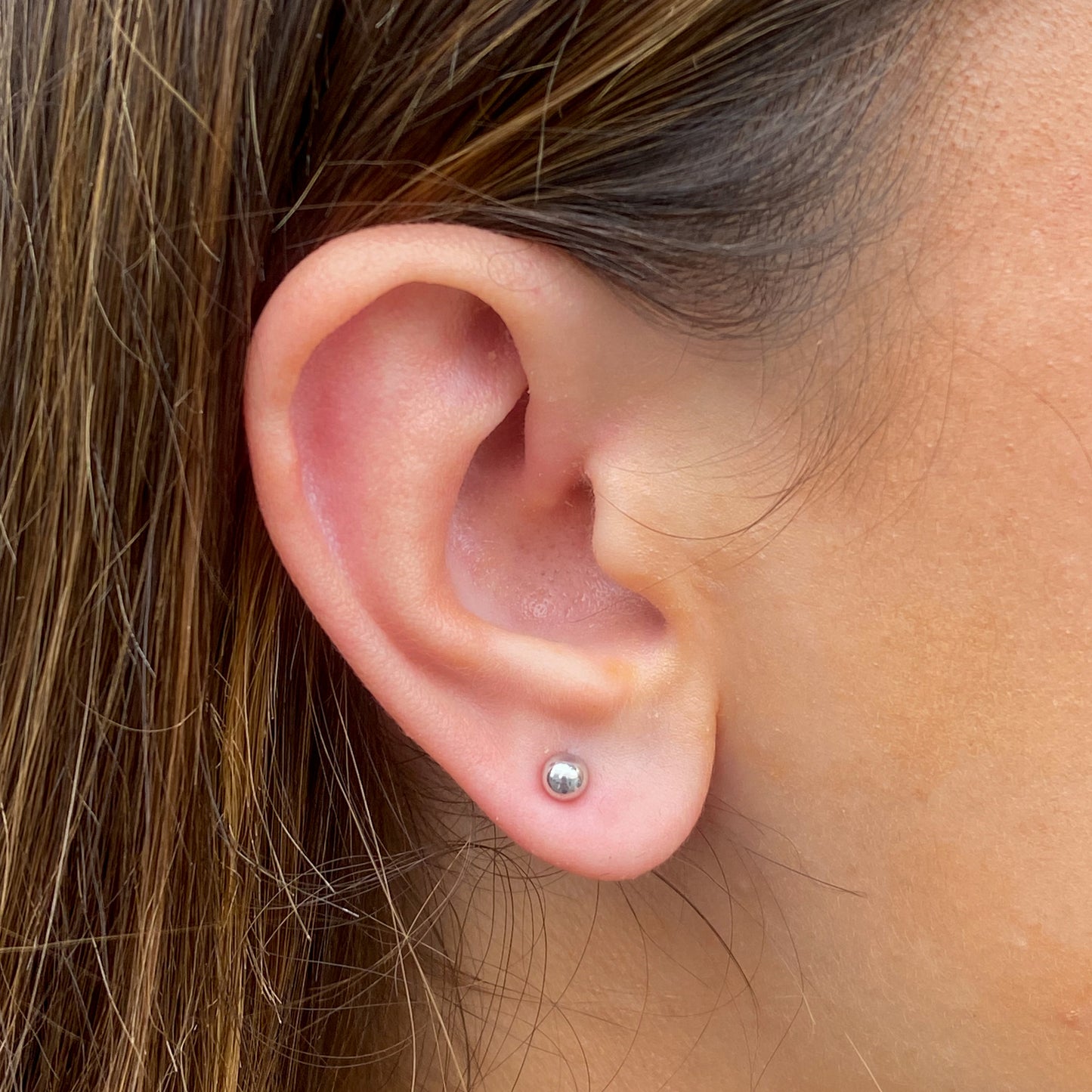 14ct White Gold Ball Stud Earrings | 4mm - John Ross Jewellers