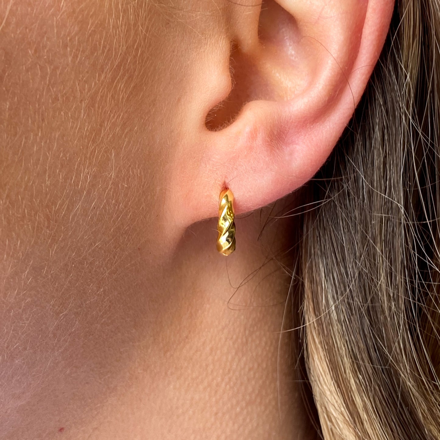 Sunshine Tapered Twist Huggie Hoop Earrings | 11mm - John Ross Jewellers