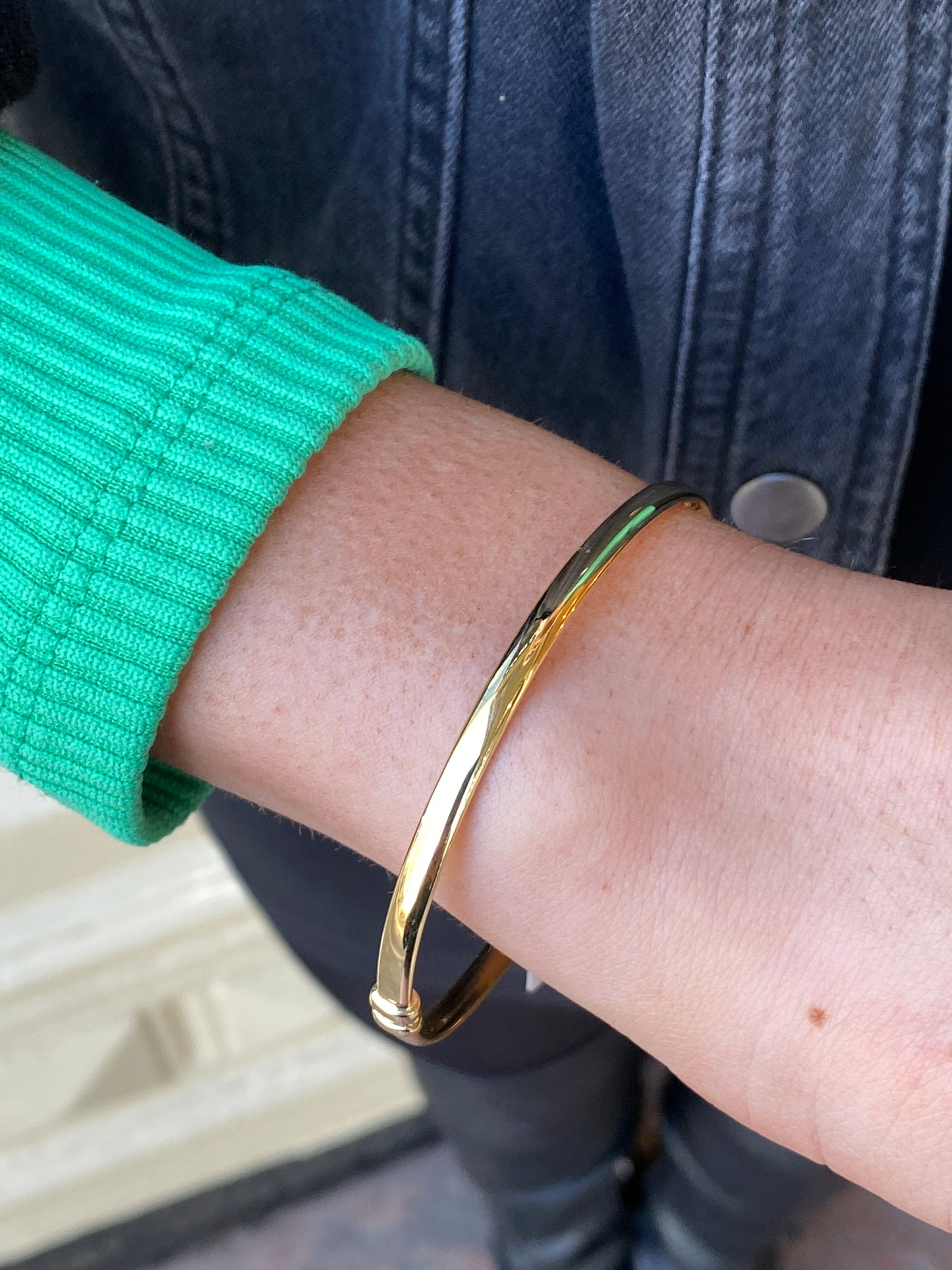 9ct Gold Court Bangle - John Ross Jewellers