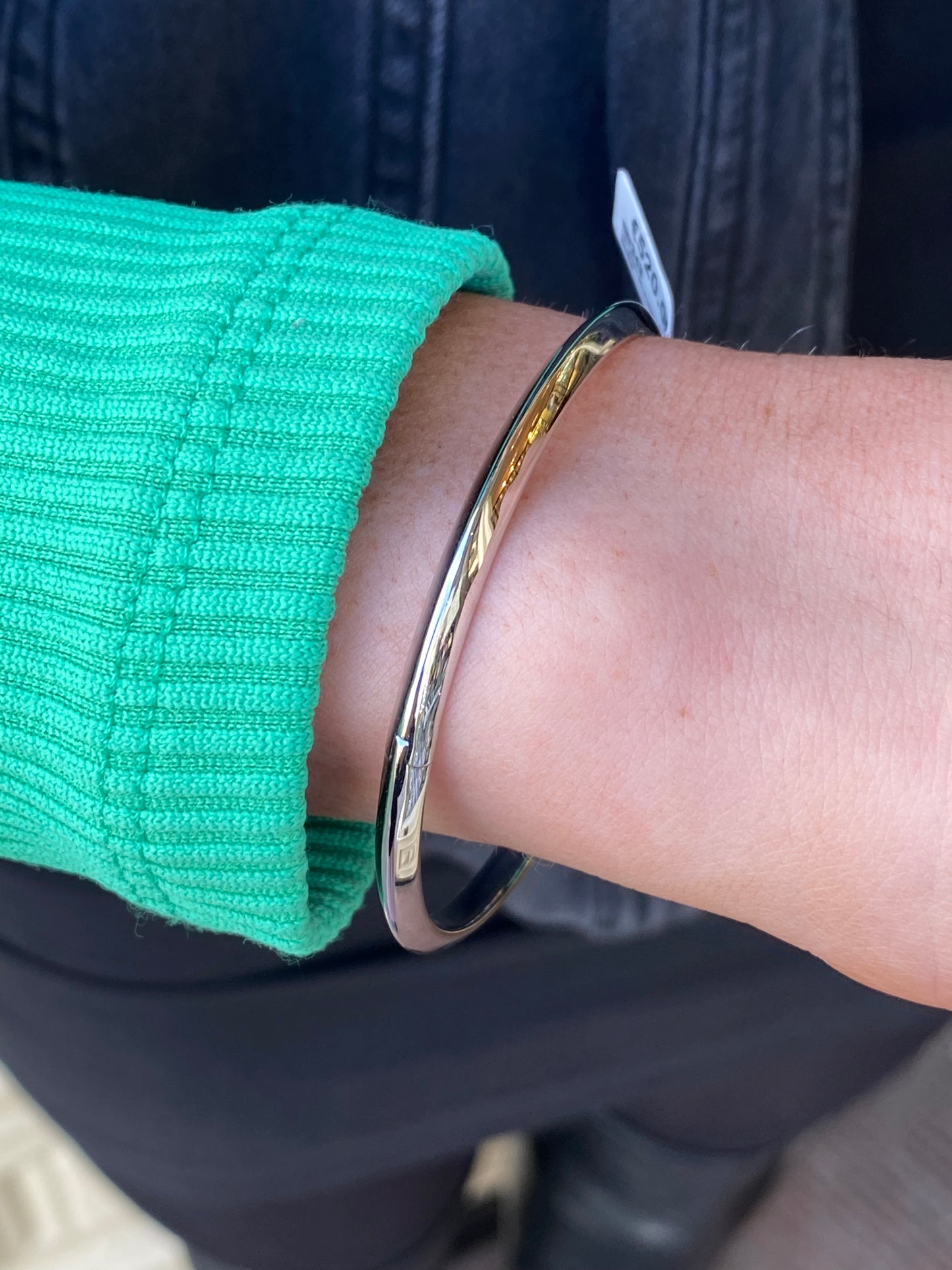 9ct White Gold Knife Edge Bangle - John Ross Jewellers