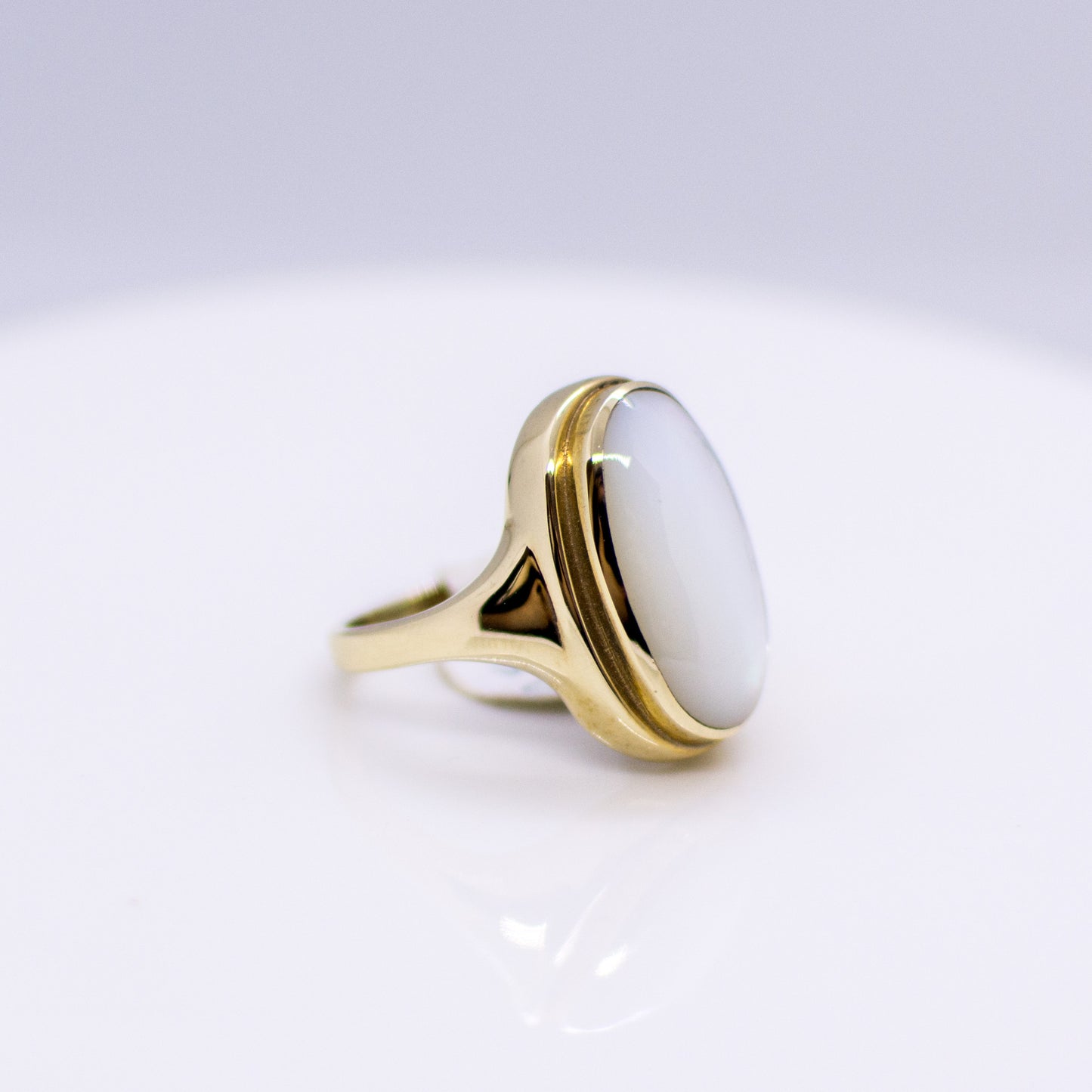 9ct Yellow Gold Mother of Pearl Ring - John Ross Jewellers