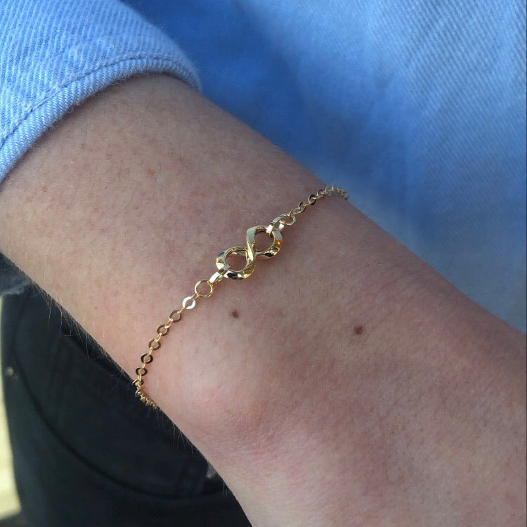 9ct Gold Infinity Bracelet - John Ross Jewellers