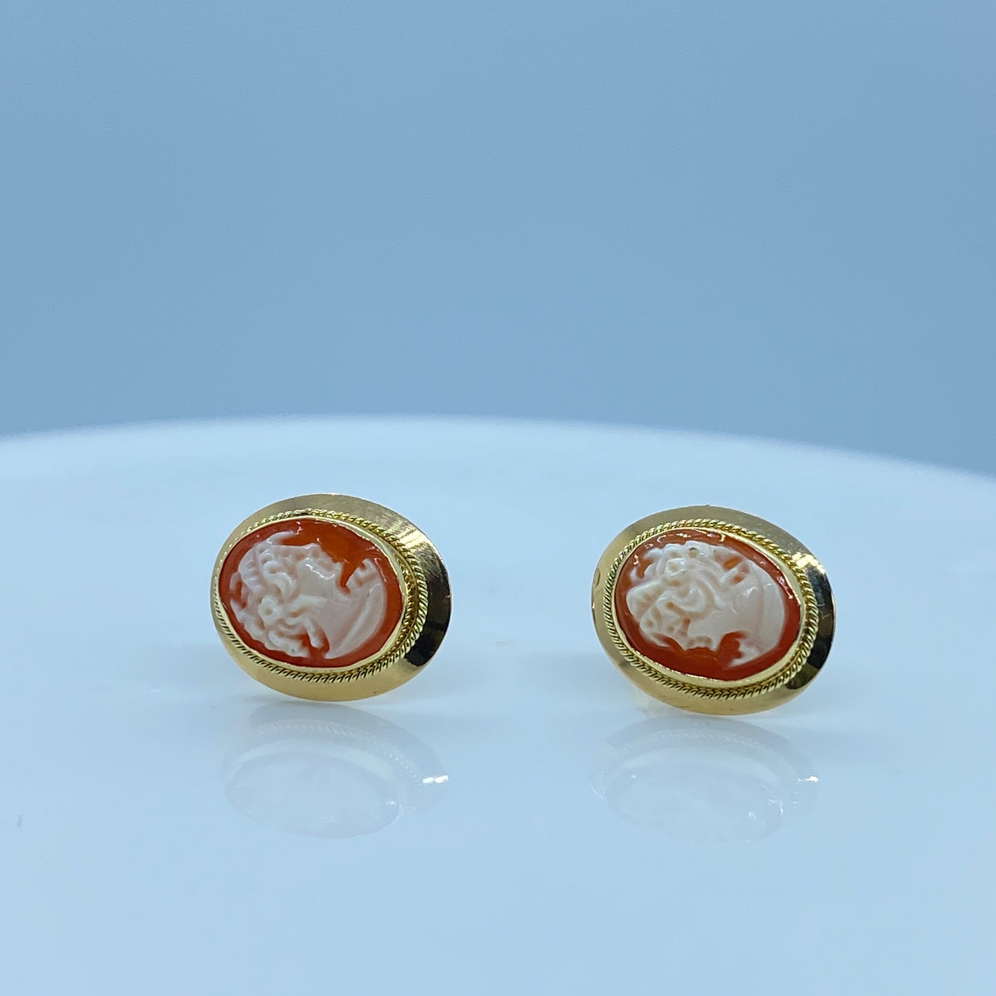 18ct Gold Shell Cameo Stud Earrings - John Ross Jewellers