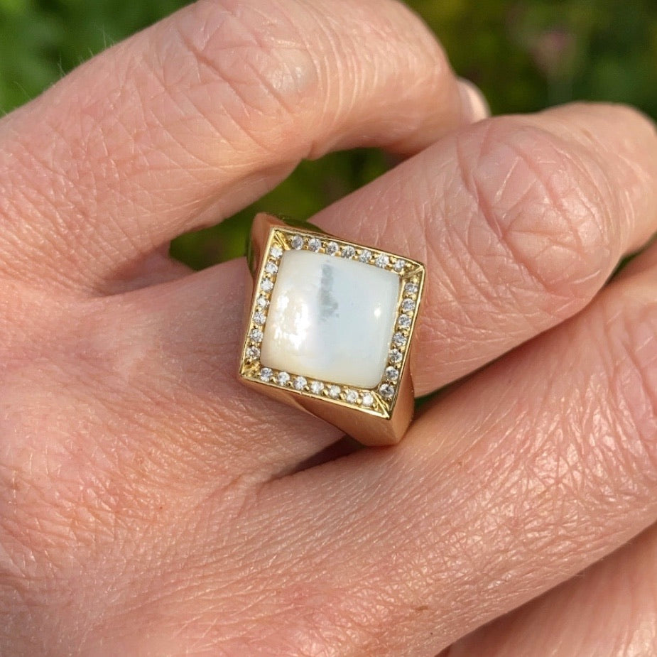 18ct Gold Mother of Pearl & Diamond Ring - John Ross Jewellers