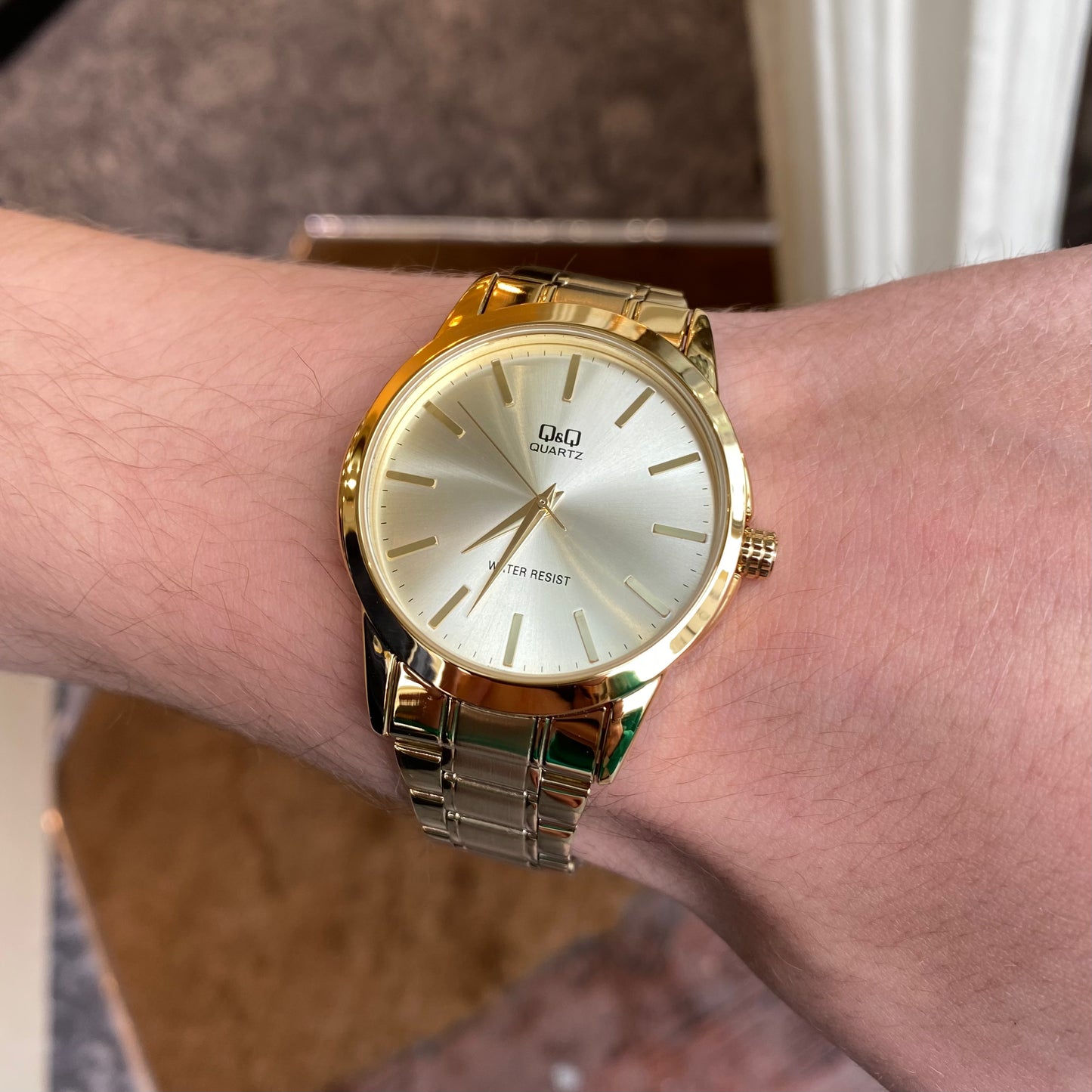 Q&Q Gents Gold Three-Link Watch - John Ross Jewellers