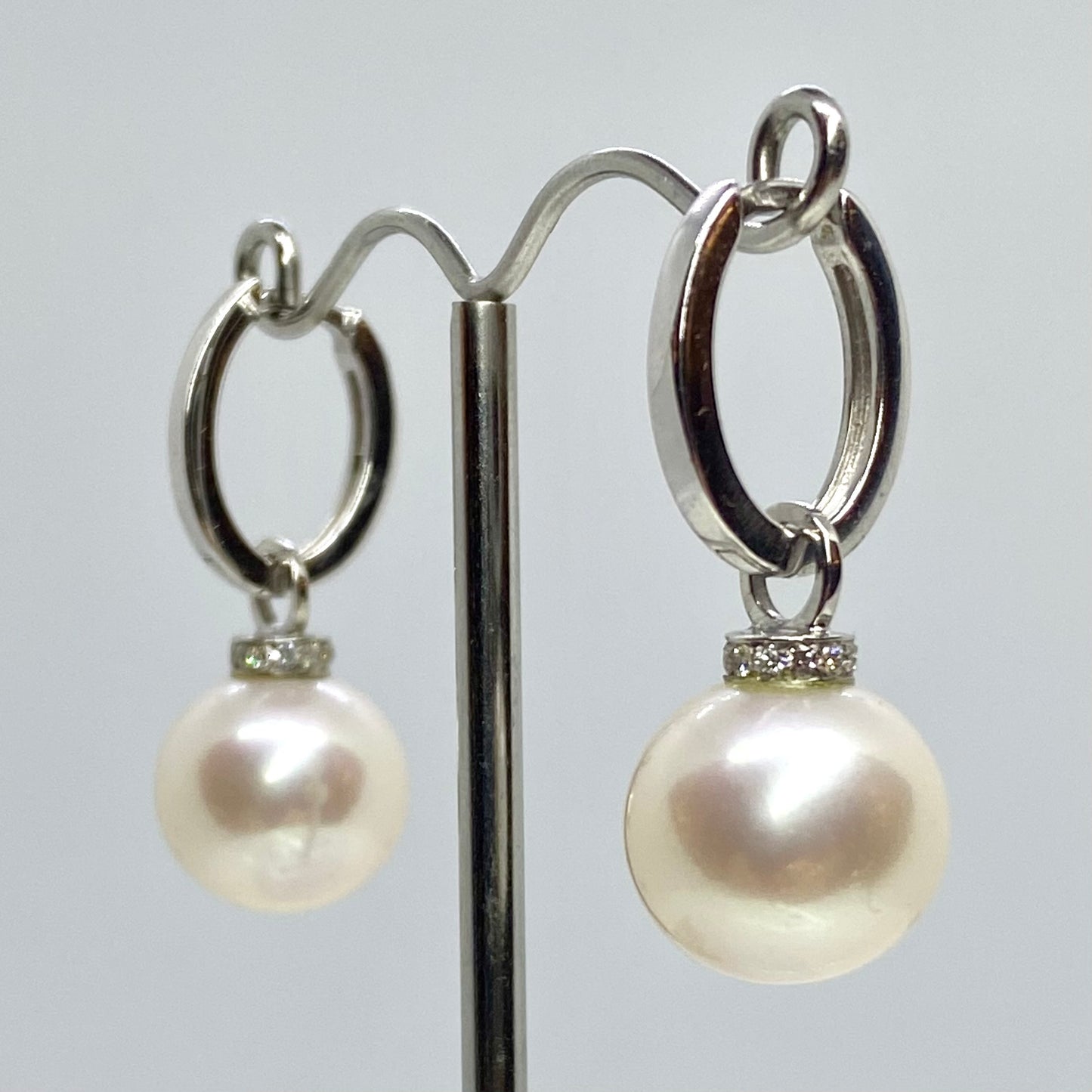Mattia 18ct white gold Edison pearl and diamond drop earrings, 13mm length with 0.36ct sparkling diamonds on a stylish earring.