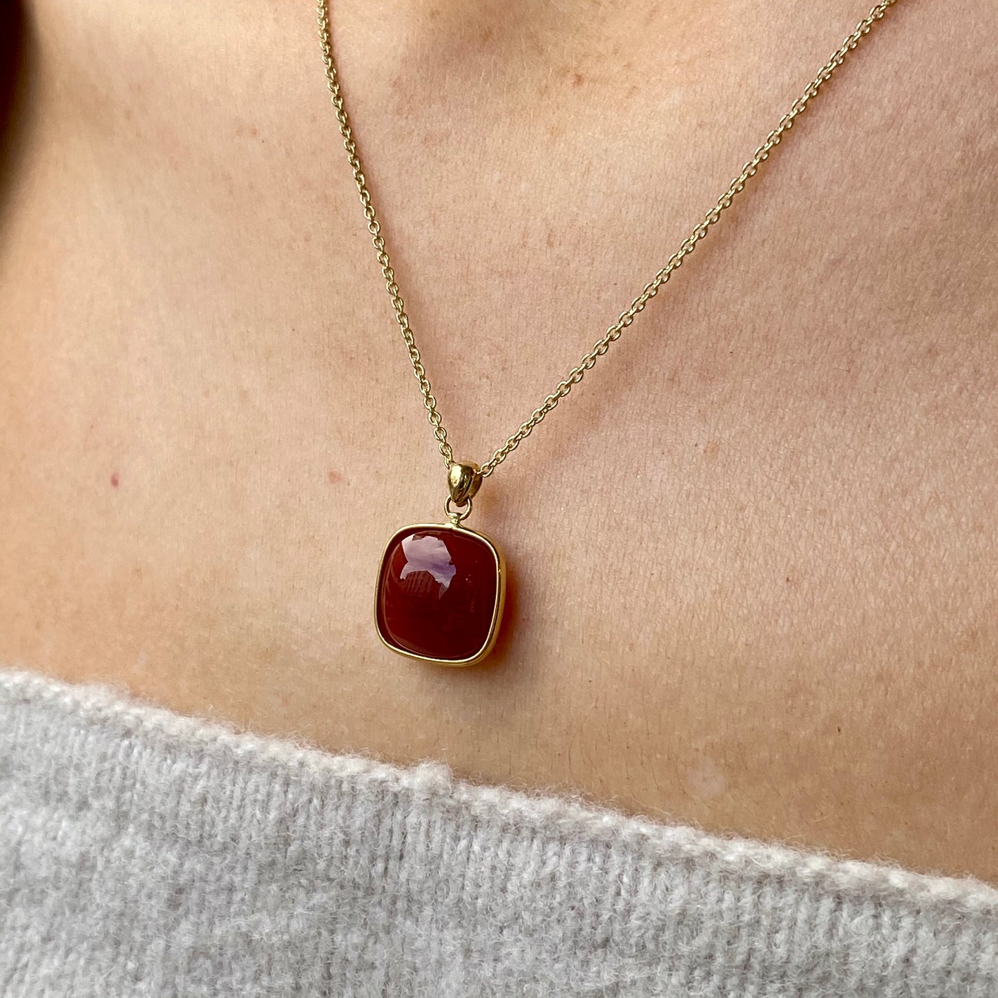 9ct Gold Carnelian Pendant Necklace - John Ross Jewellers
