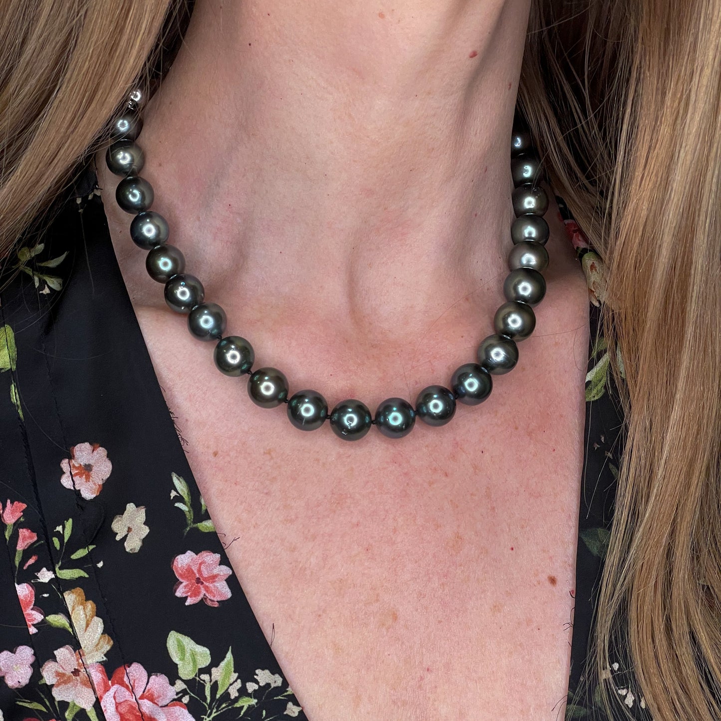 18ct White Gold Tahiti Pearl Necklace | 12-24mm Pearls - John Ross Jewellers