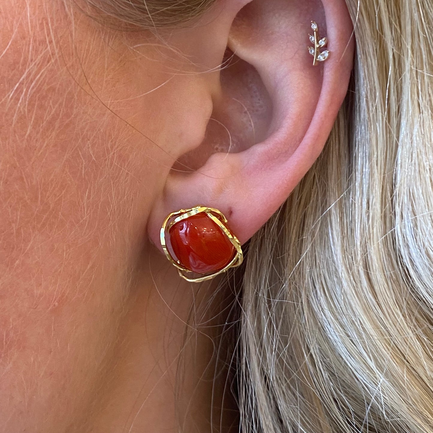 Bruno Baroque Coral Scintilla Stud Earrings with 15mm x 13mm coral and gold-tone details, showcasing elegant jewelry design.