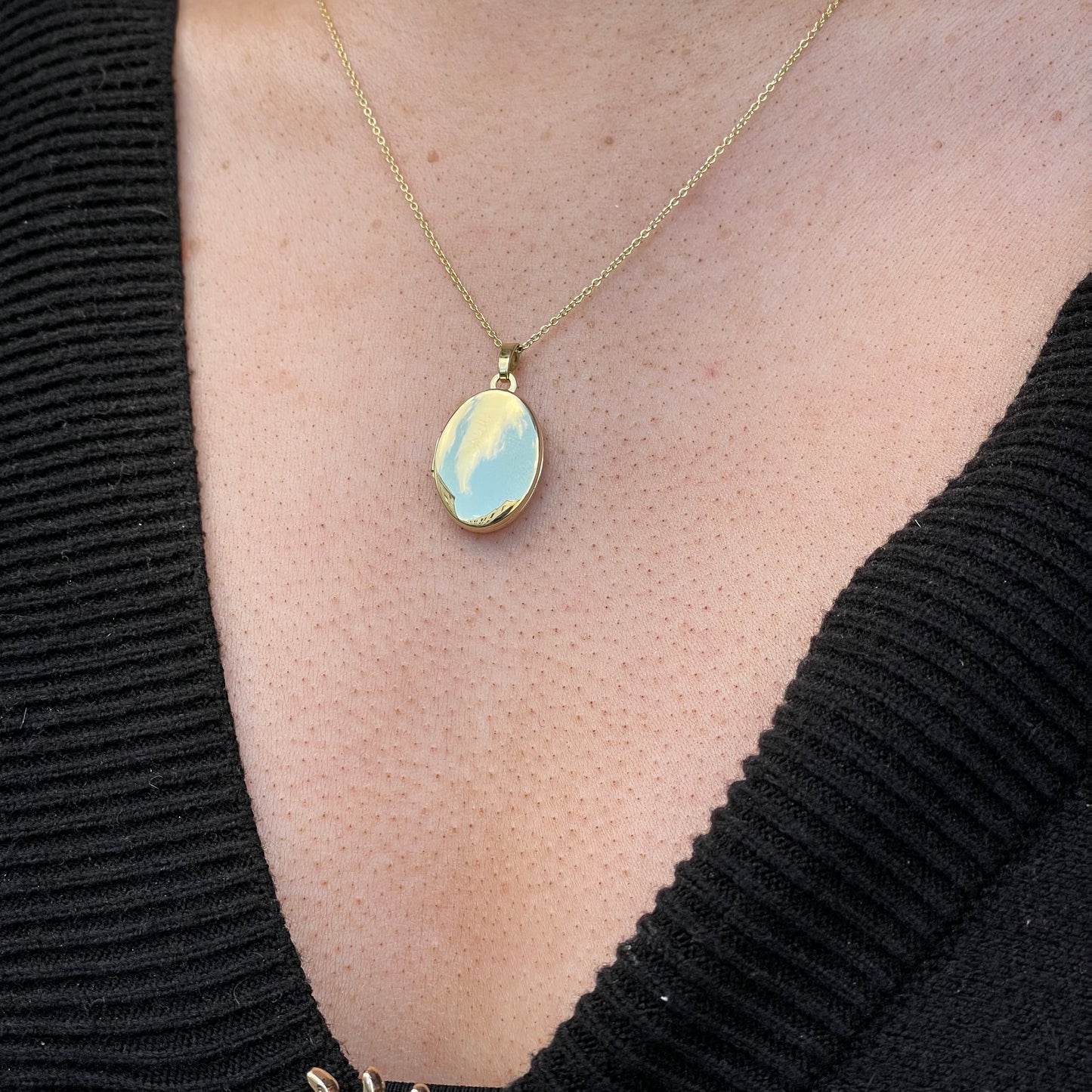 9ct Gold Oval Locket Necklace
