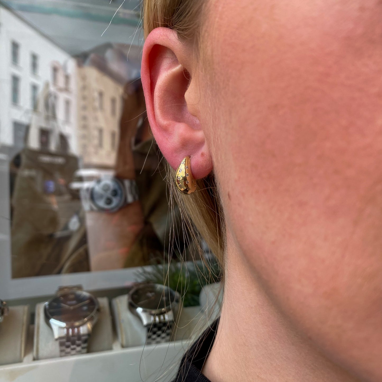 9ct Gold CZ Studded Teardrop Stud Earrings - John Ross Jewellers