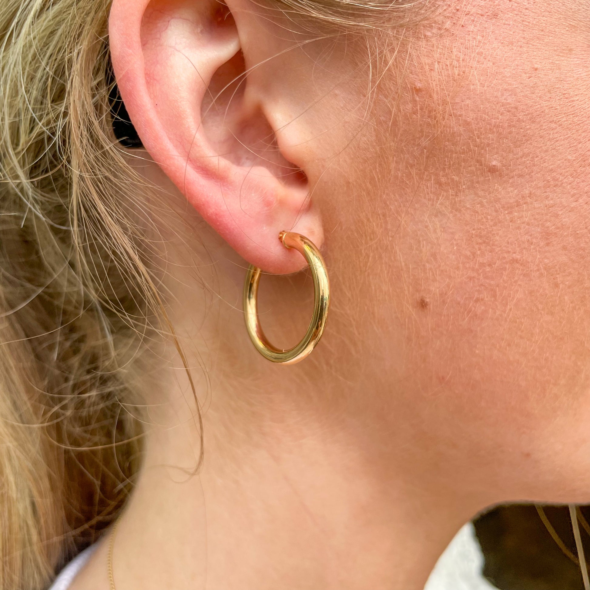 9ct Gold Tube Hoop Earrings 20mm - John Ross Jewellers