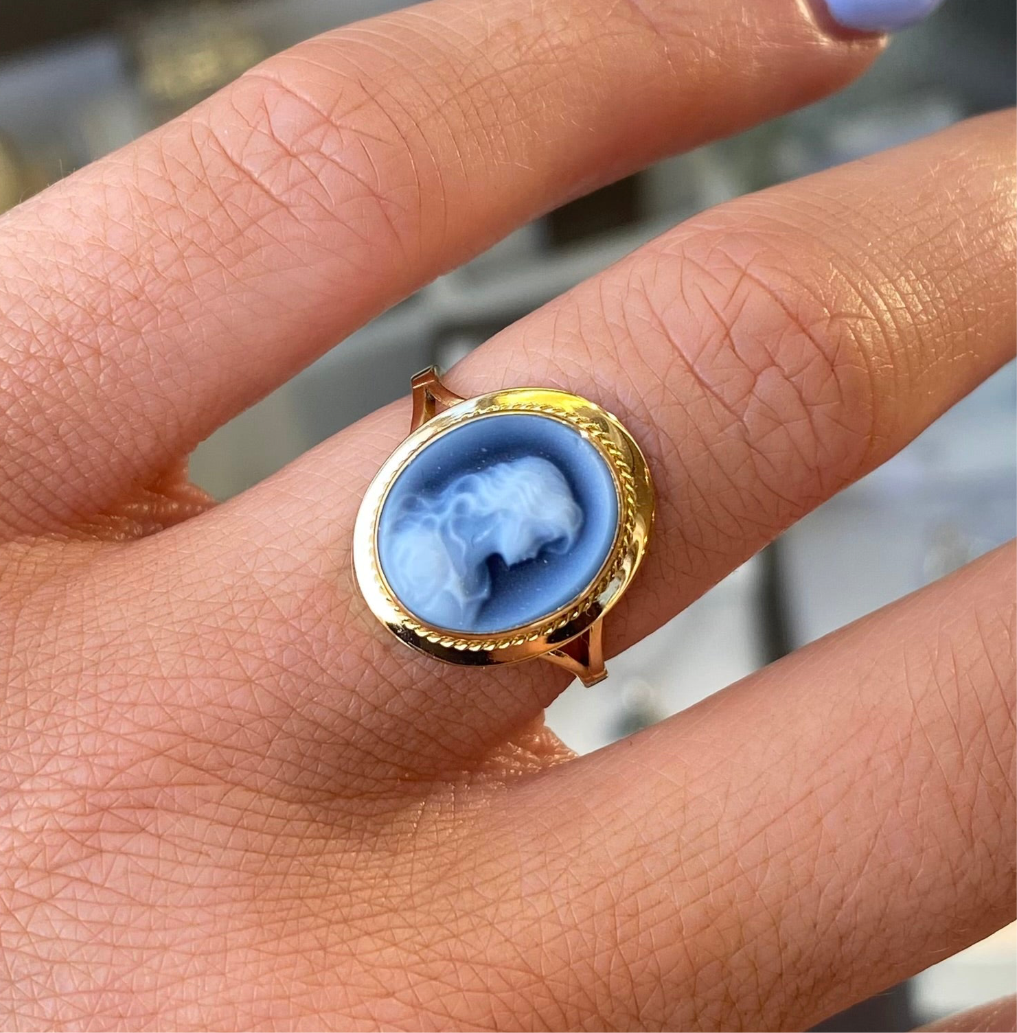 18ct Gold Black Agate Cameo Ring - 12x10mm Lady - John Ross Jewellers