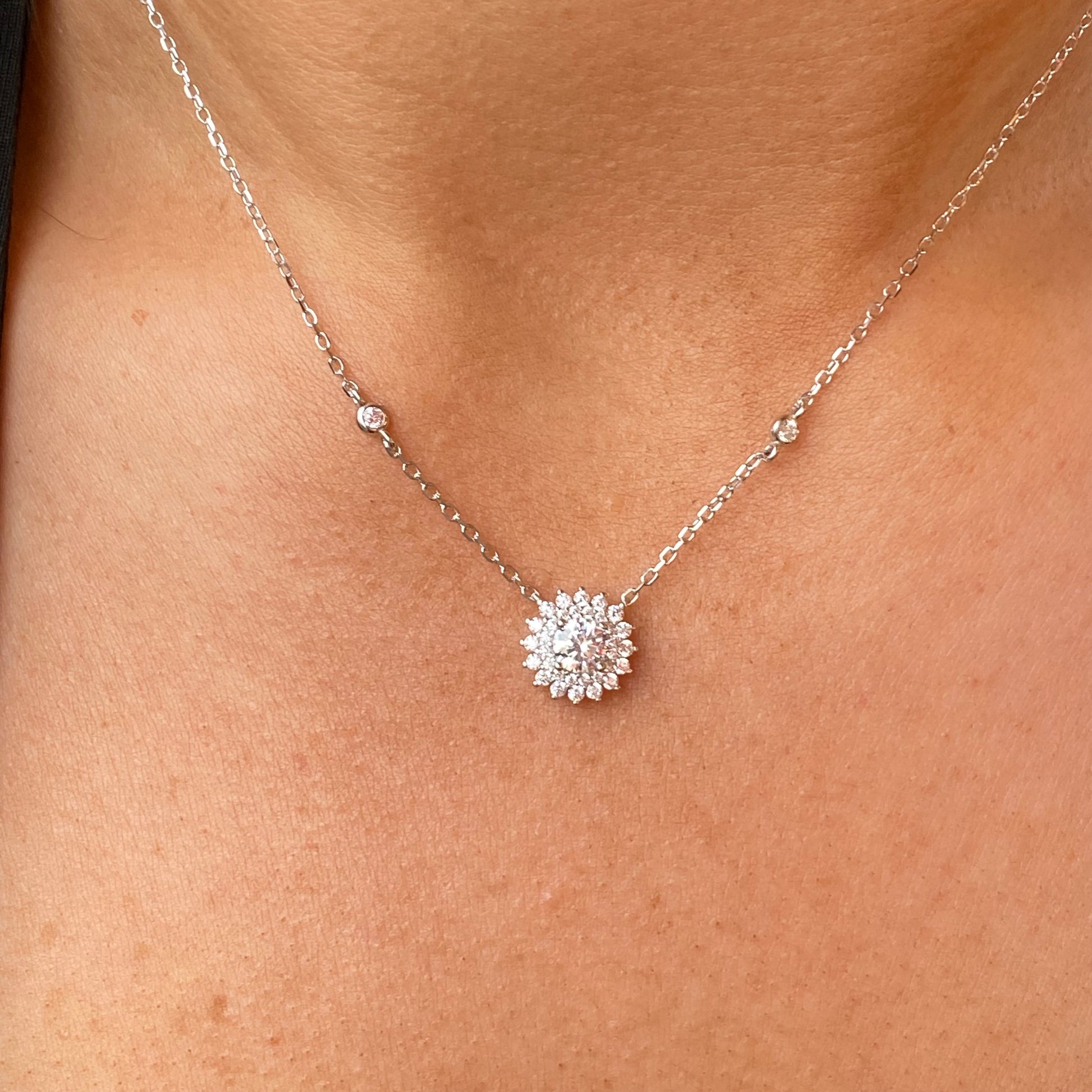 Silver CZ double halo necklace from Comero with 40+2cm chain, featuring sparkling cubic zirconia accents.