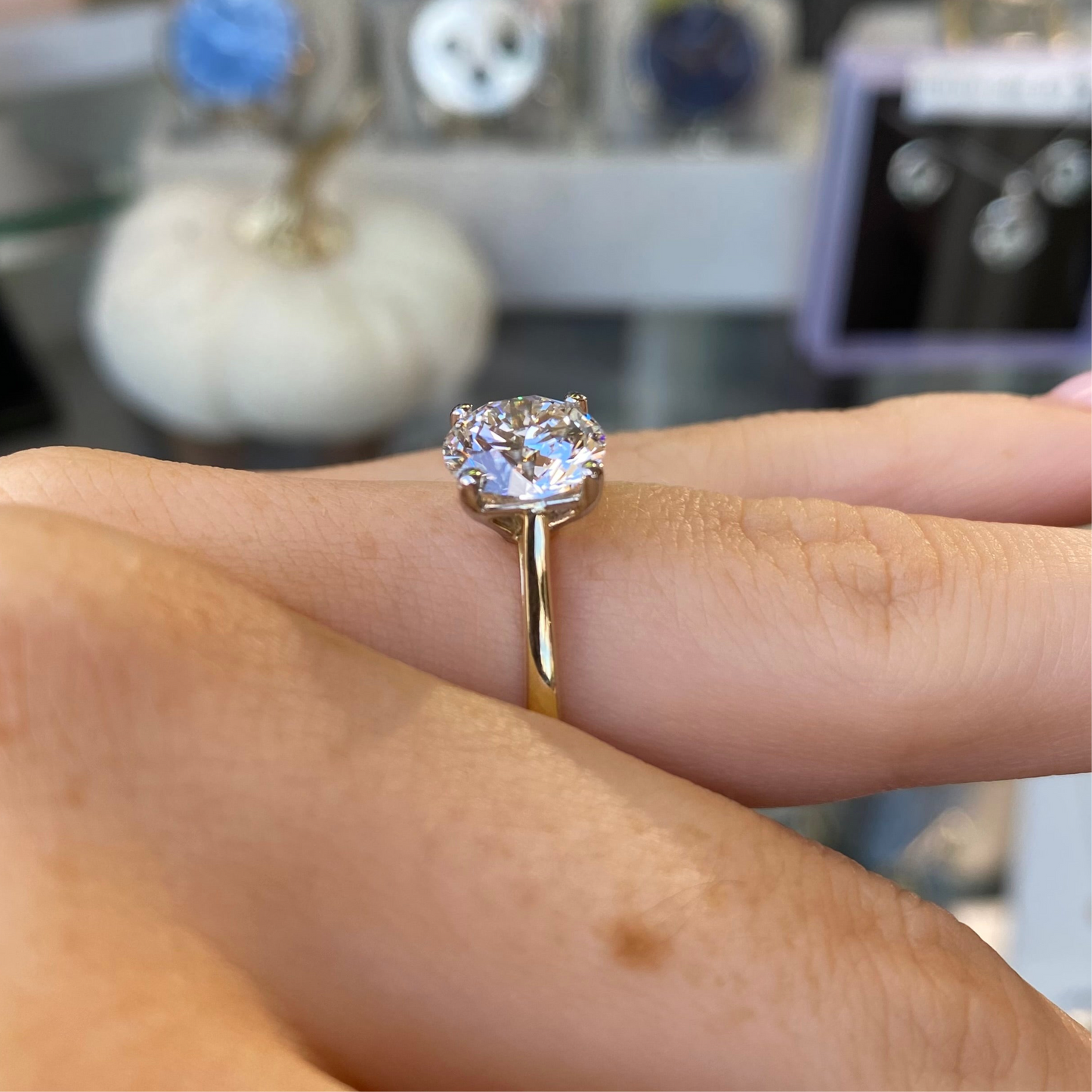 18ct Gold Solitaire Engagement Ring | Certificated Lab 2.51ct - John Ross Jewellers