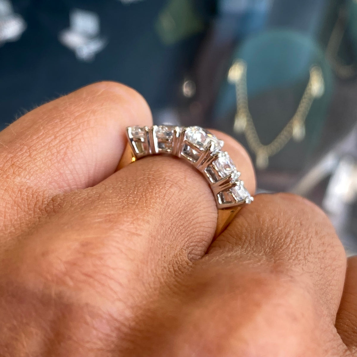 18ct Gold Five Stone Graduated Eternity Ring | Certificated Lab 2.61ct