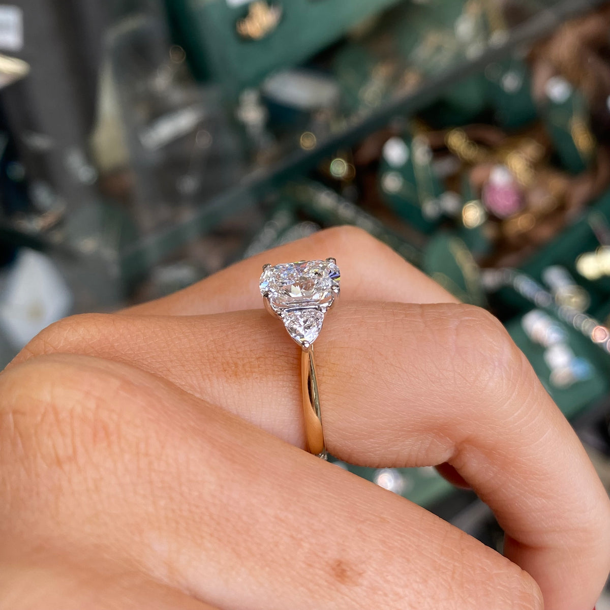 18ct Gold Trilogy Engagement Ring | Certificated Lab 3.21ct