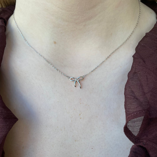 Silver Pretty Bow Necklace