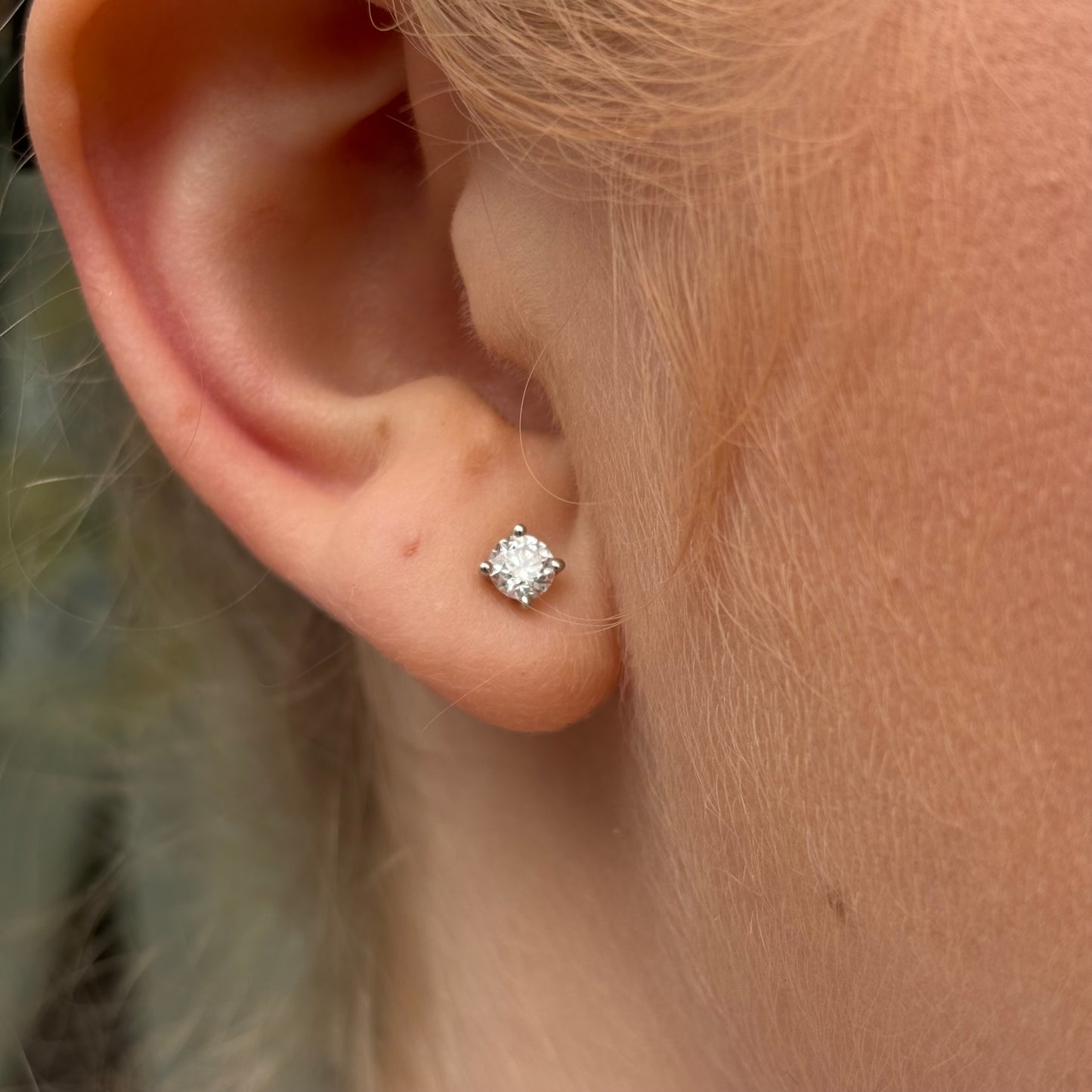 18ct White Gold 0.60ct Diamond Stud Earrings