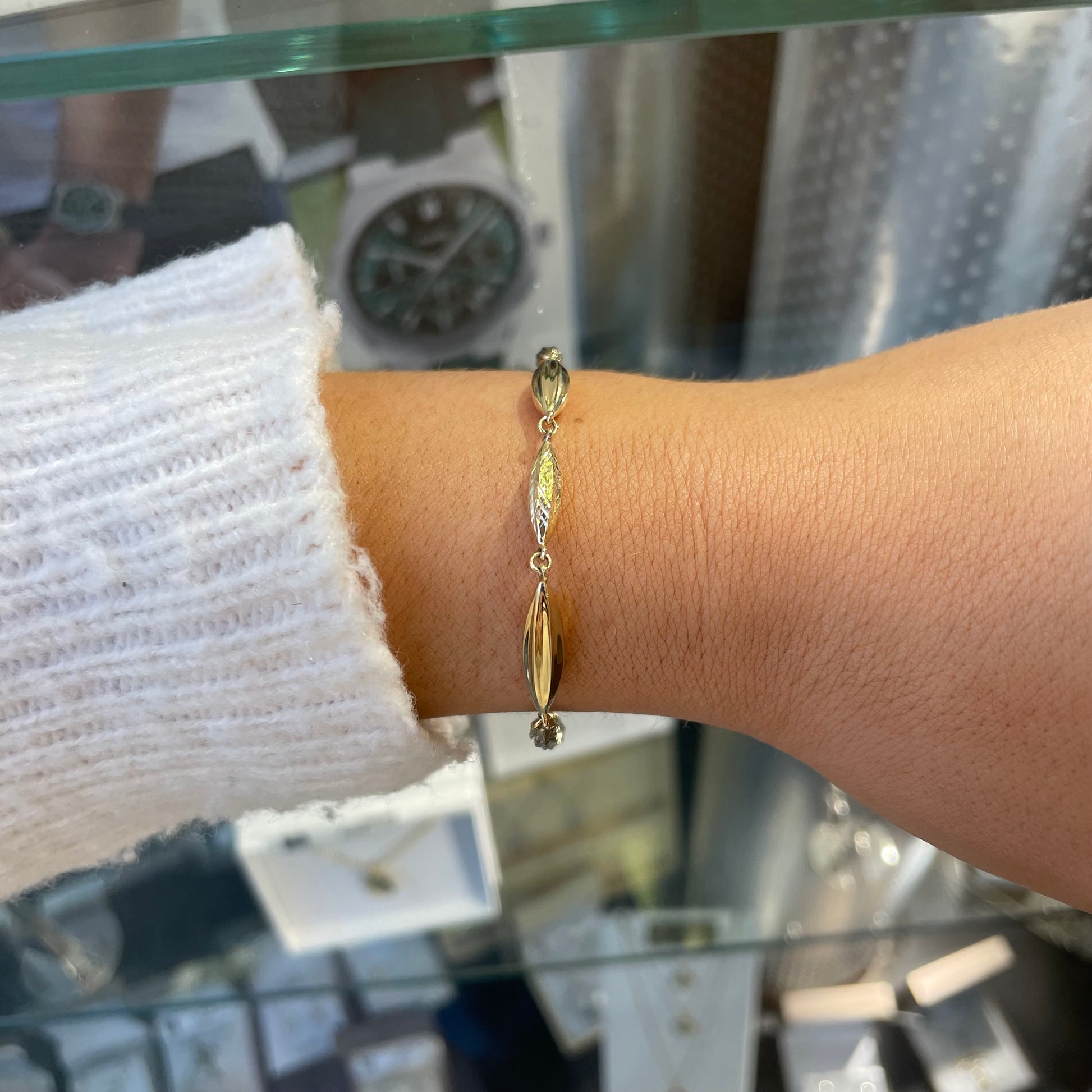 9ct Gold Fancy Diamond Cut Bracelet - John Ross Jewellers