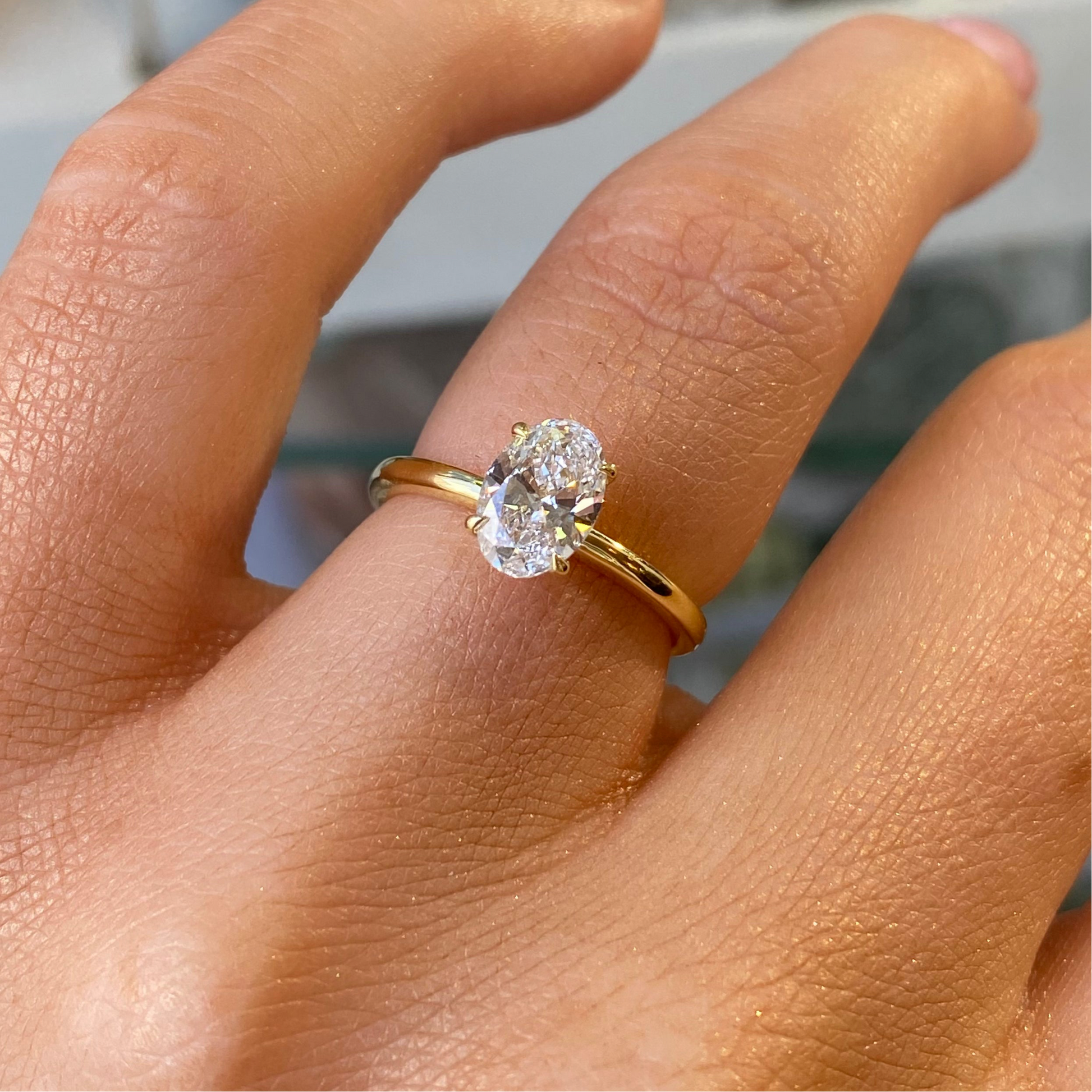 18ct Gold Oval Solitaire Engagement Ring | 1.00ct Certificated Lab - John Ross Jewellers