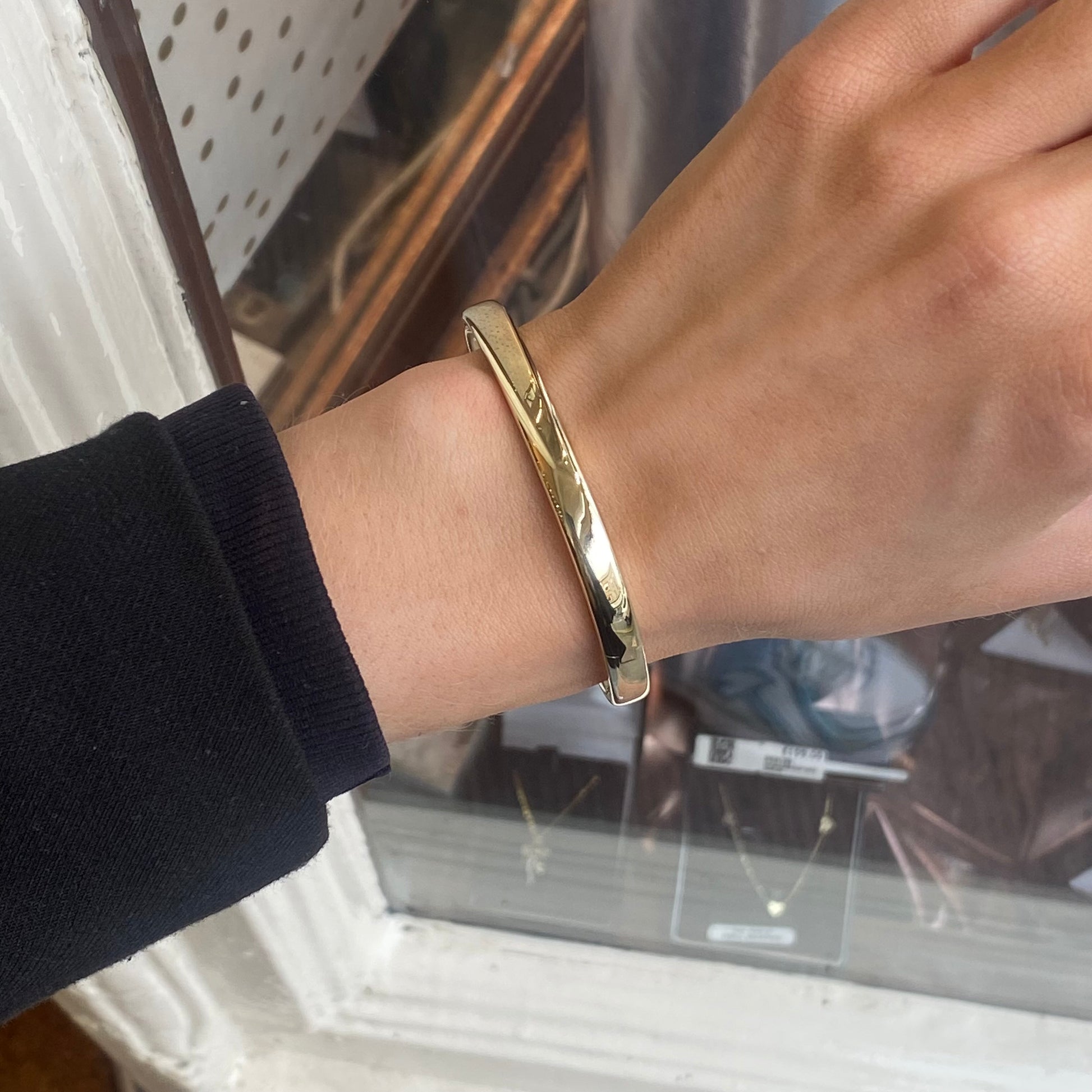 9ct Gold Square Edged Bangle - John Ross Jewellers
