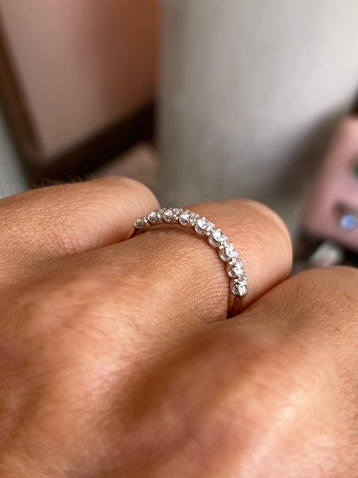 Lanza 18ct gold nine-stone diamond wedding ring with 0.45ct total diamond weight, featuring a classic eternity design.