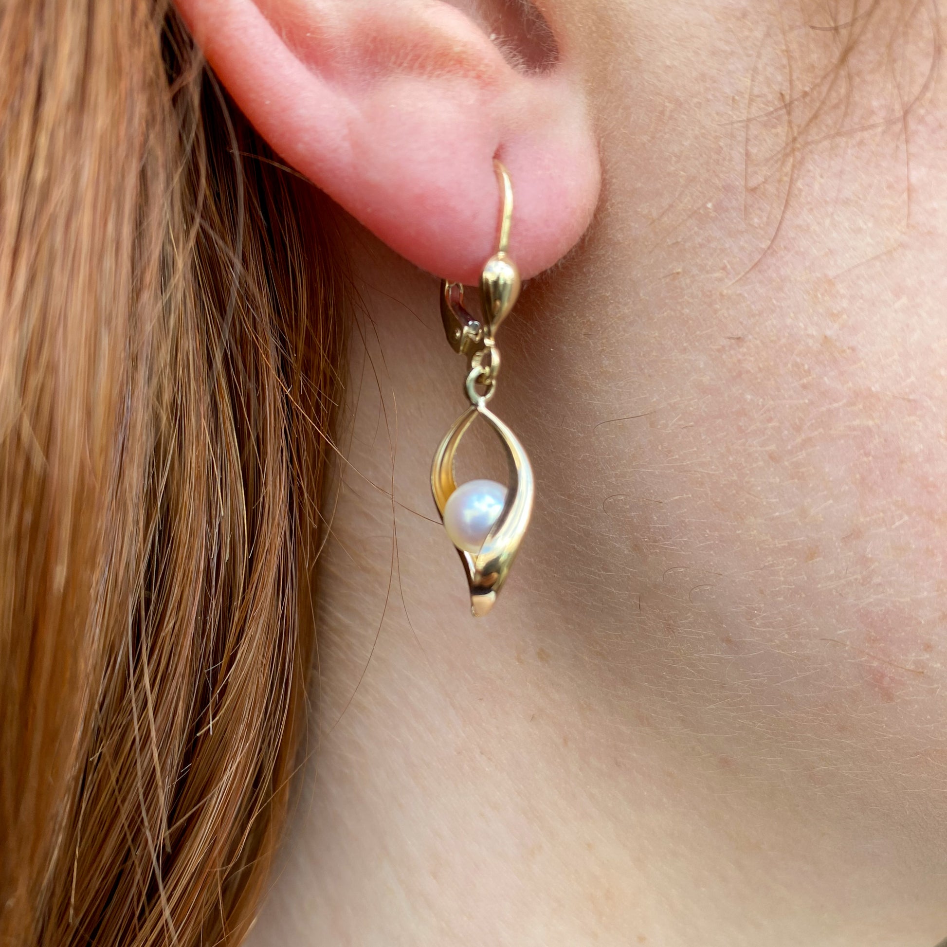 9ct Gold Freshwater Pearl Drop Earrings | German Wires - John Ross Jewellers