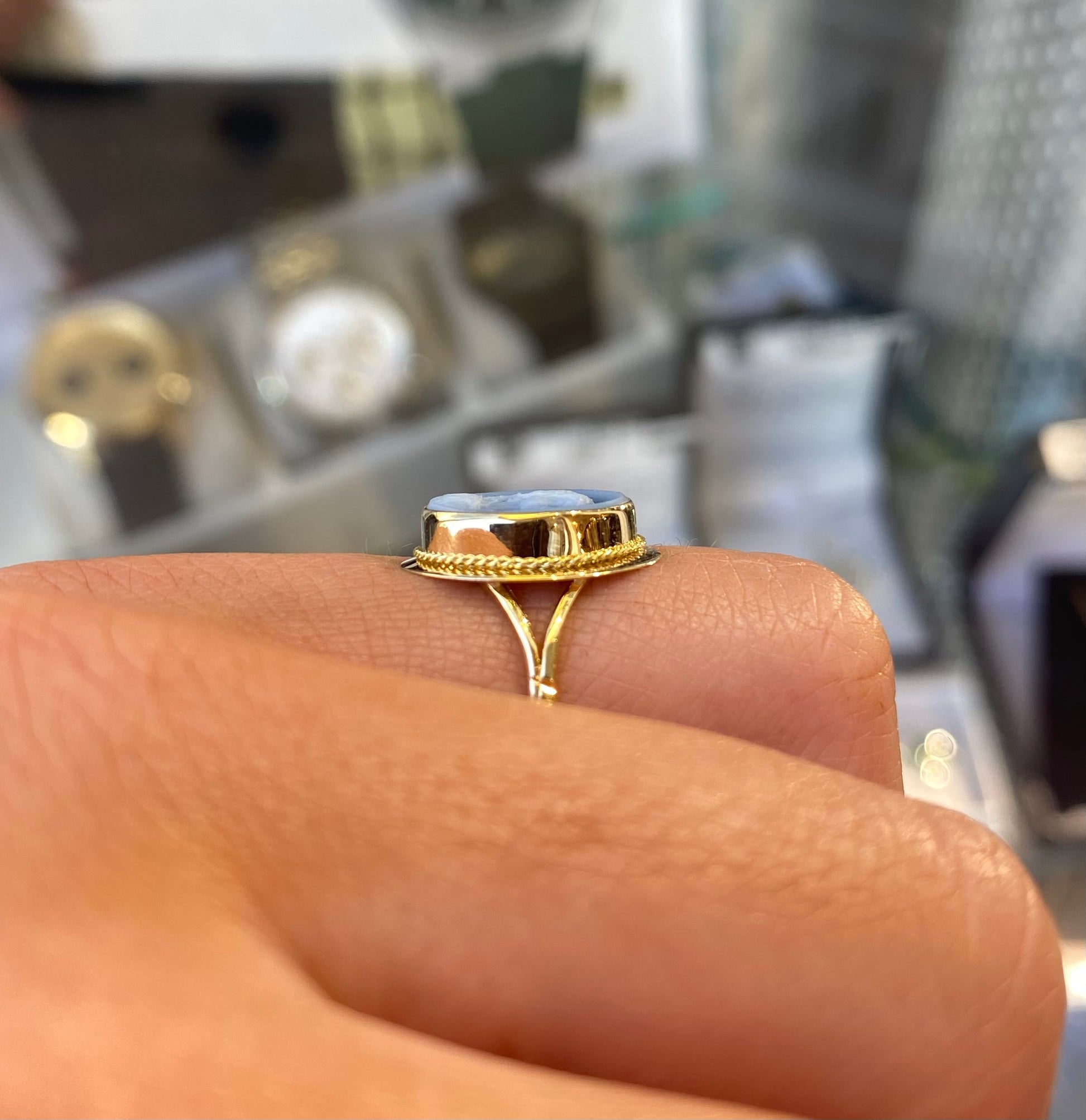 18ct Gold Black Agate Cameo Ring - 12x10mm Lady - John Ross Jewellers