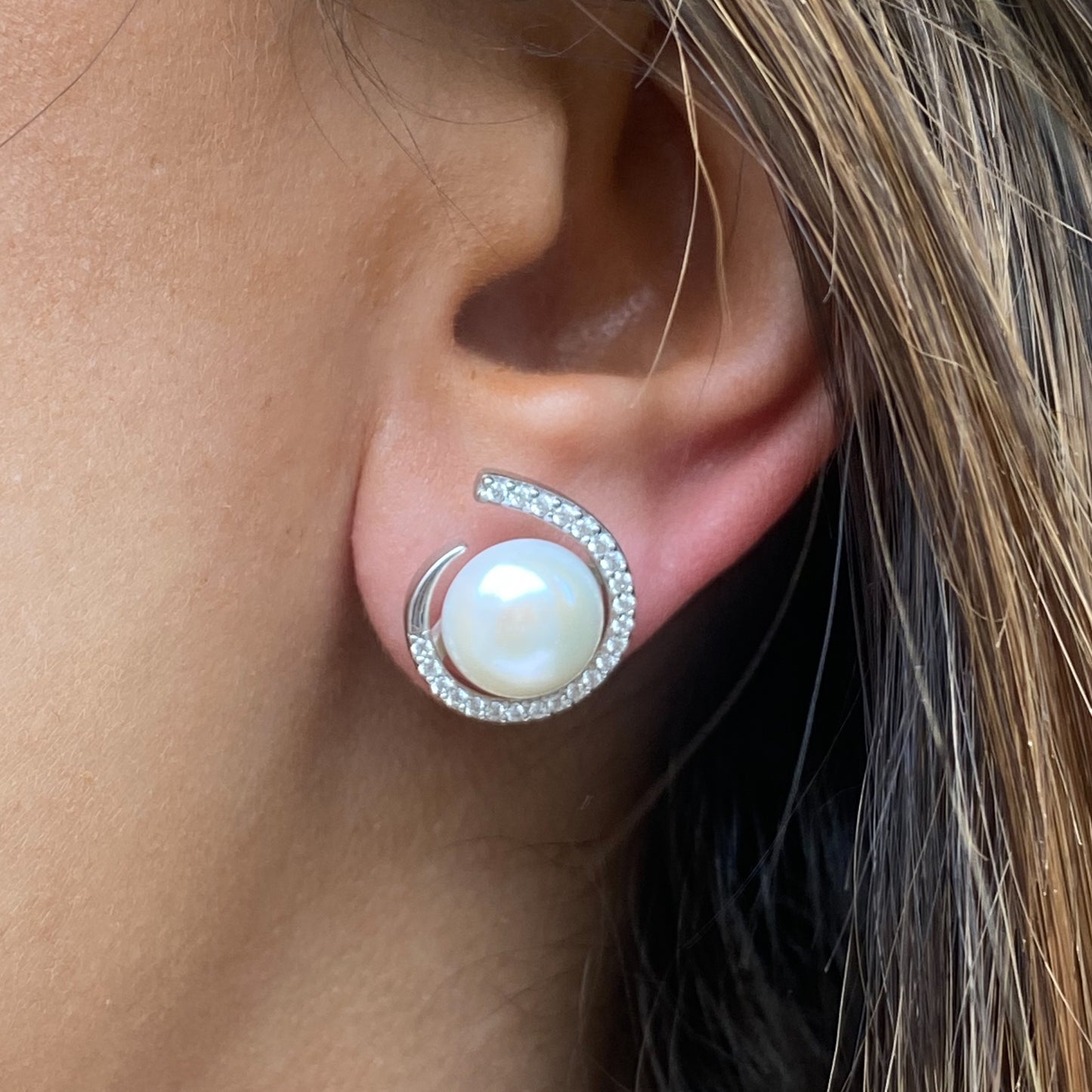 Silver Freshwater Pearl & CZ Stud Earrings - John Ross Jewellers